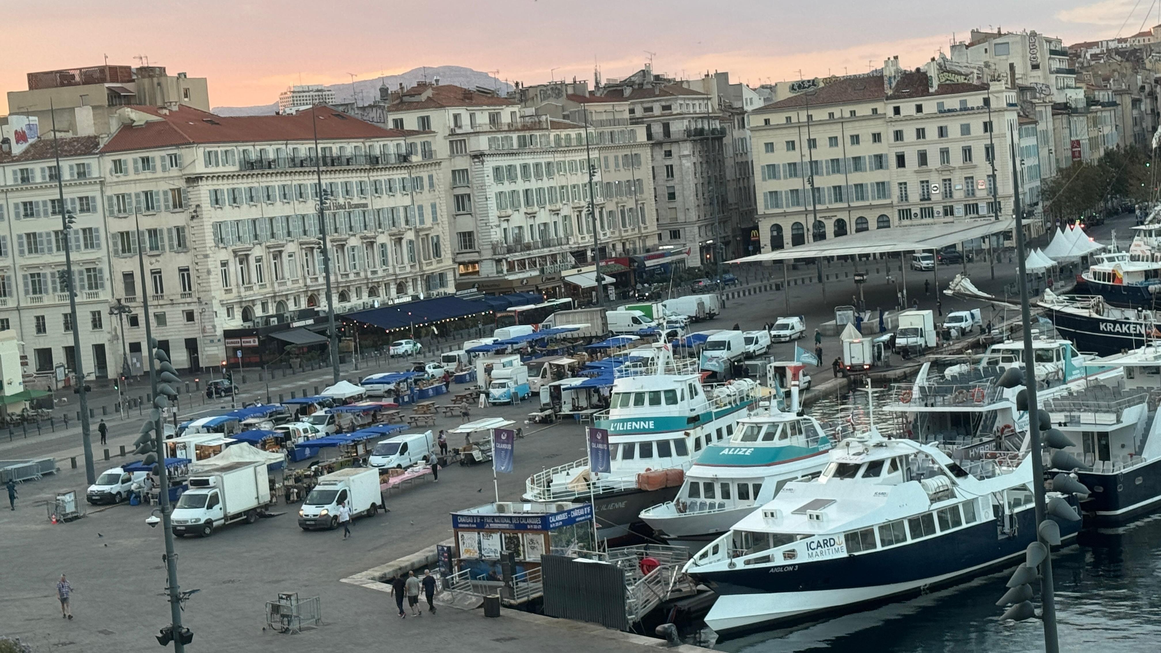 Sunday morning Fresh Market