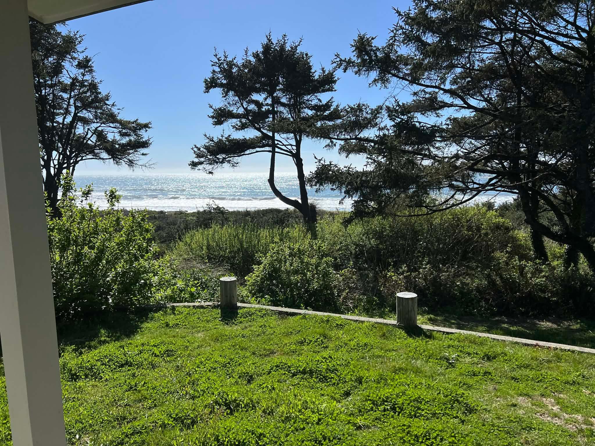 Was absolutely gorgeous weather to sit on the back patio and soak in the sun while seeing and hearing the waves! You can hear them with the doors and windows open from inside the home! 