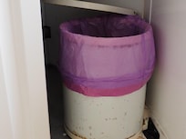 Inner bucket missing and there was a 60 liter garbage bag in it