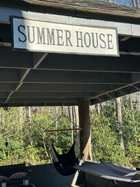 A lovely outdoor area to relax, and so very clean!