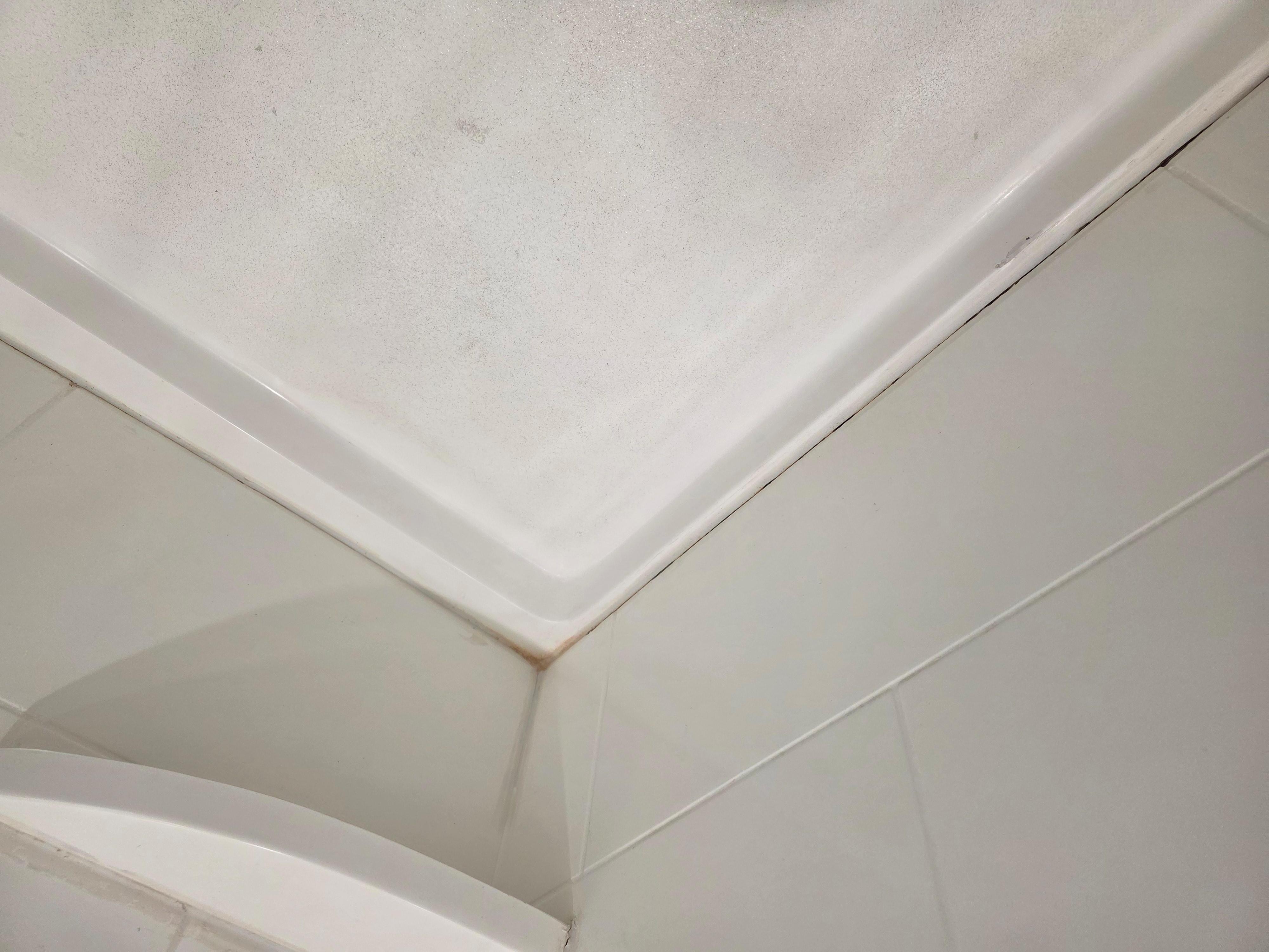 Very unpleasant corner in shower