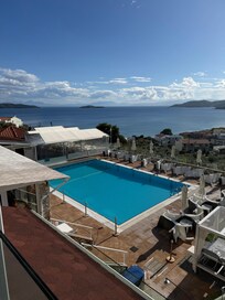 Hotel Rene baclcony and pool area