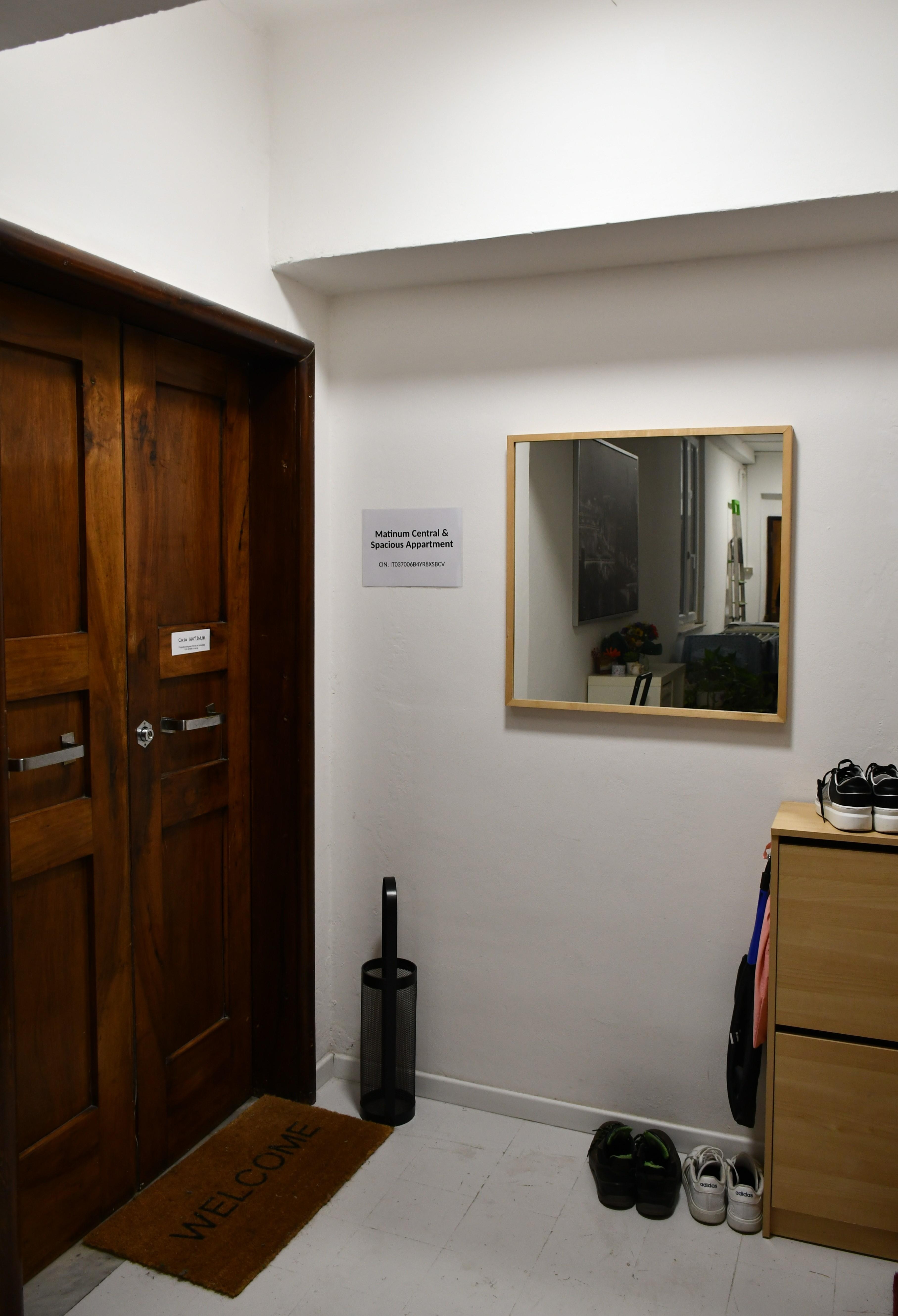 Foyer in front of the entry to the apartment