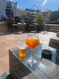 Drinks by the pool