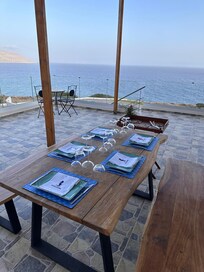 Getting ready for a dinner by the sea!