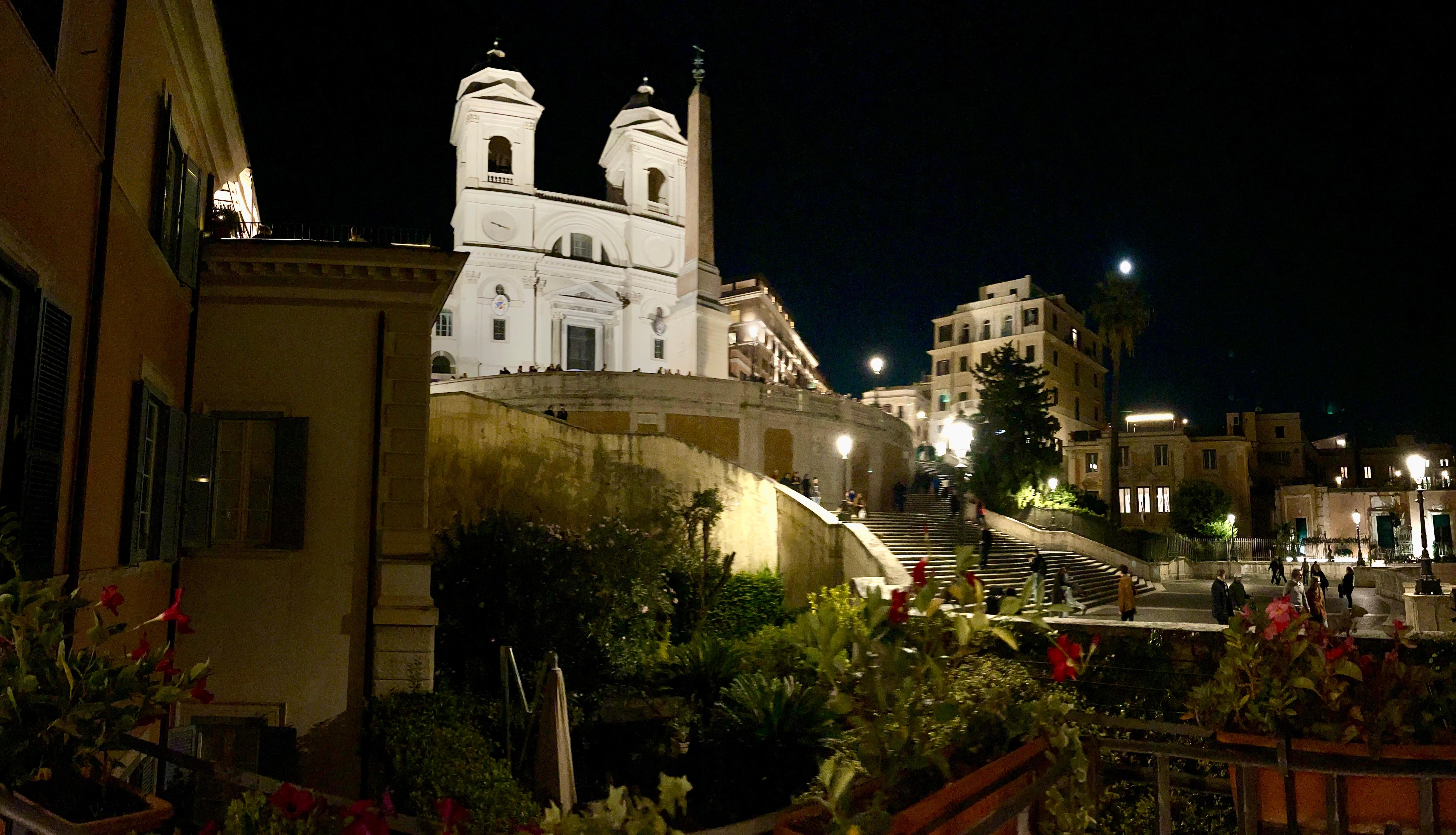 Night at Spanish steps