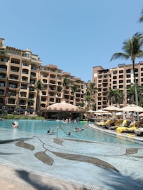 Muy buenas instalaciones en general. El restaurante Japonés fue el que más nos gustó!