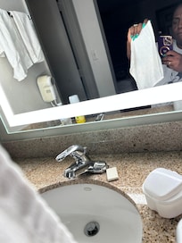 Faucet Spicket was not attached to the countertop no caulking at all