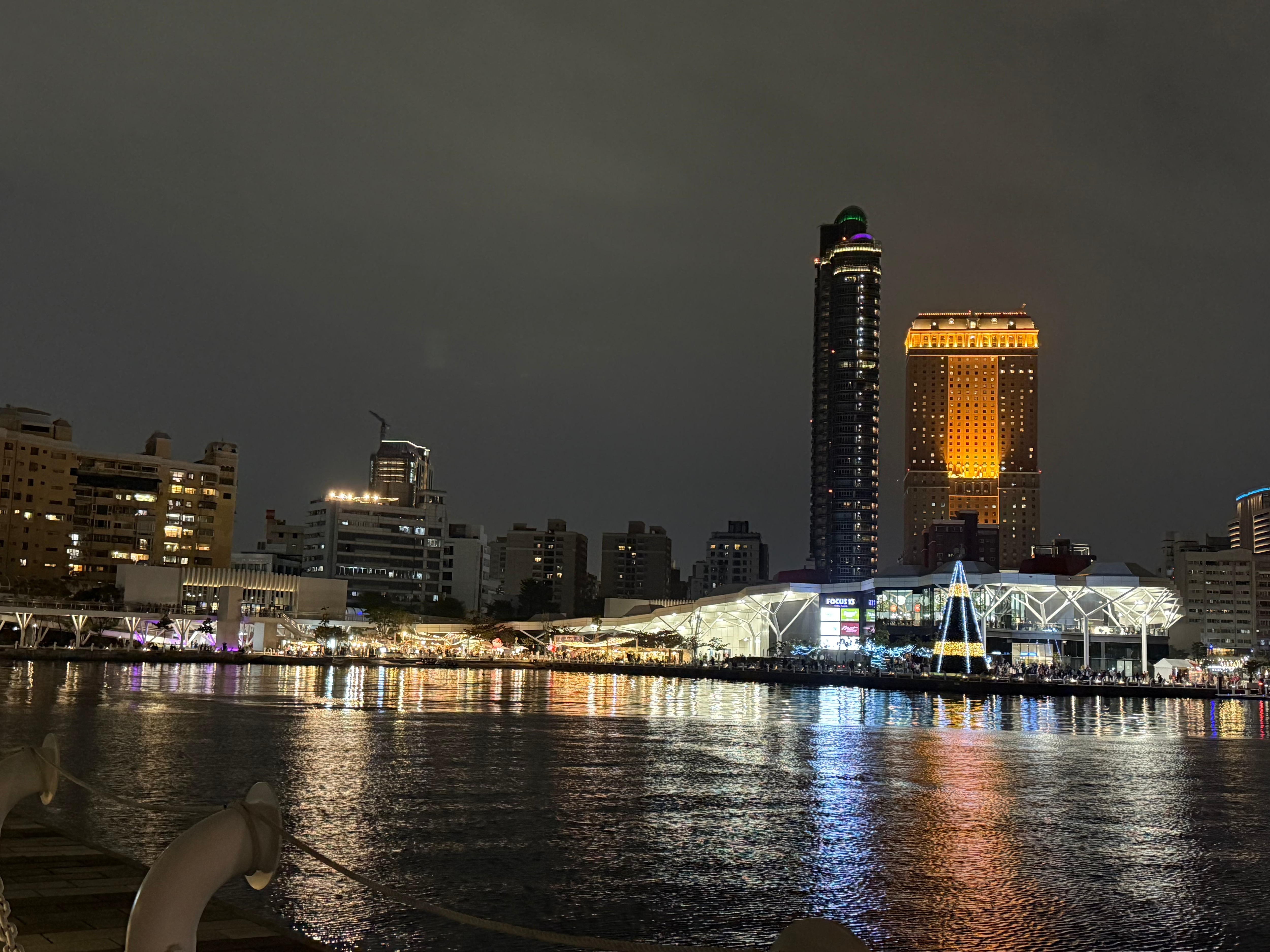 walking distance to the seaside and attractions.