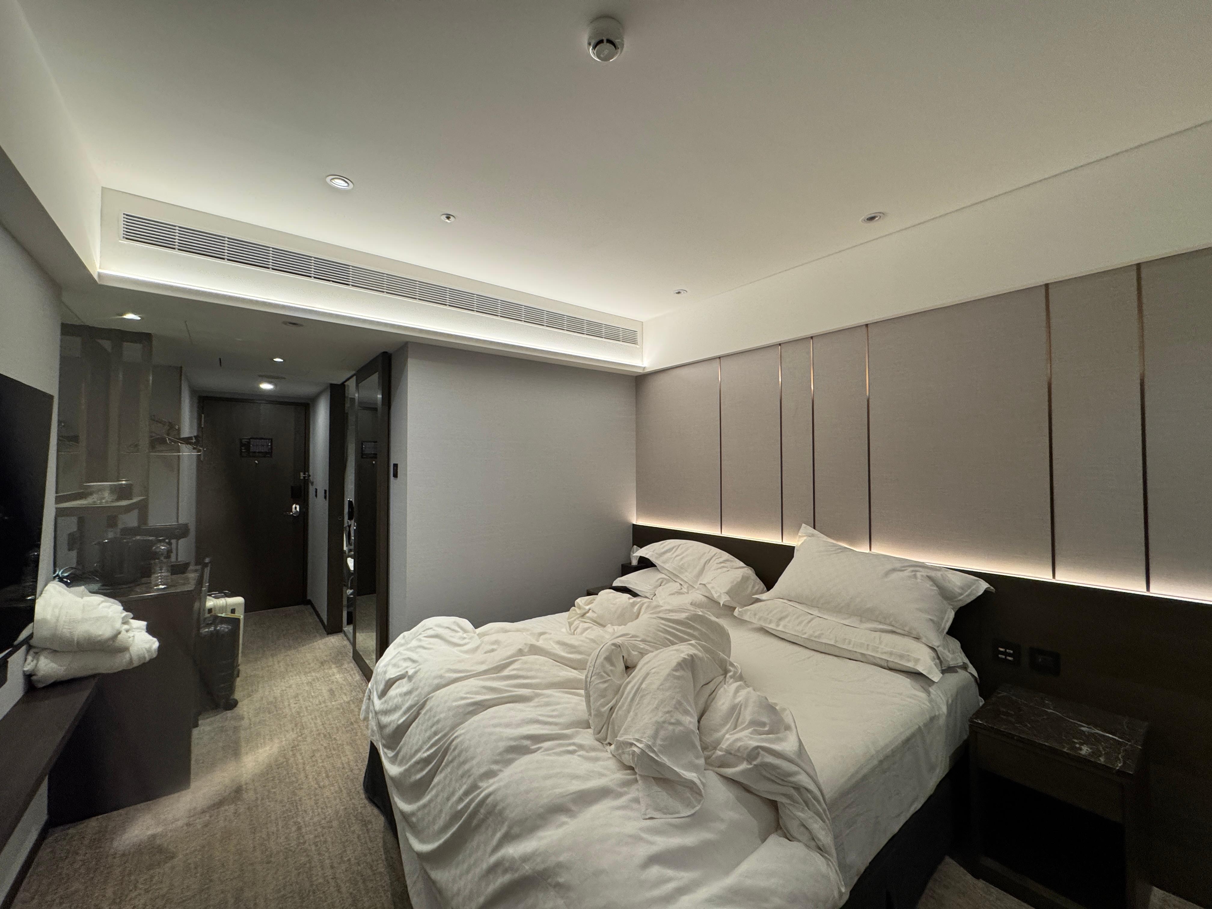 spacious king bed which was comfortable. 