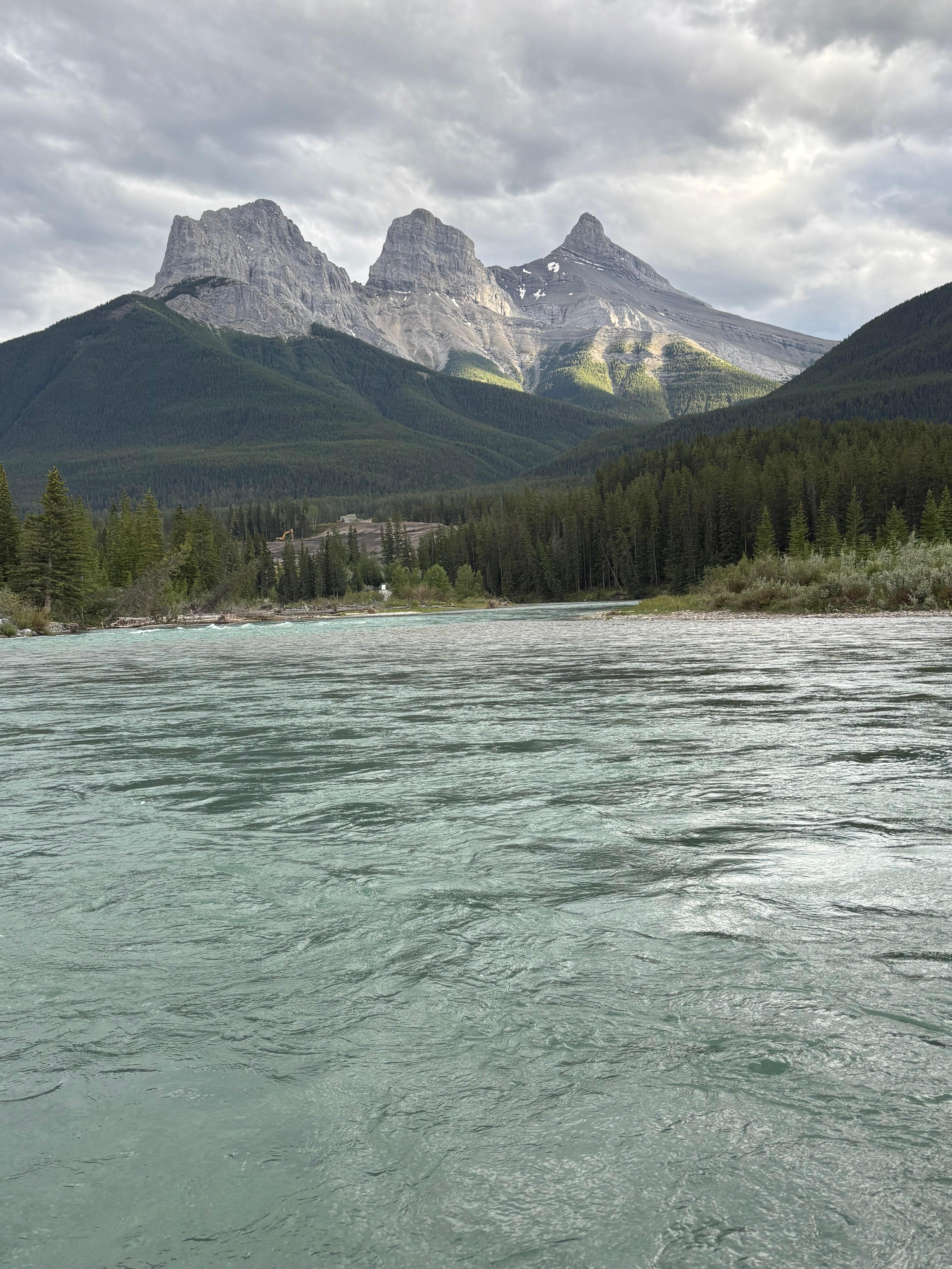 three sisters mountains