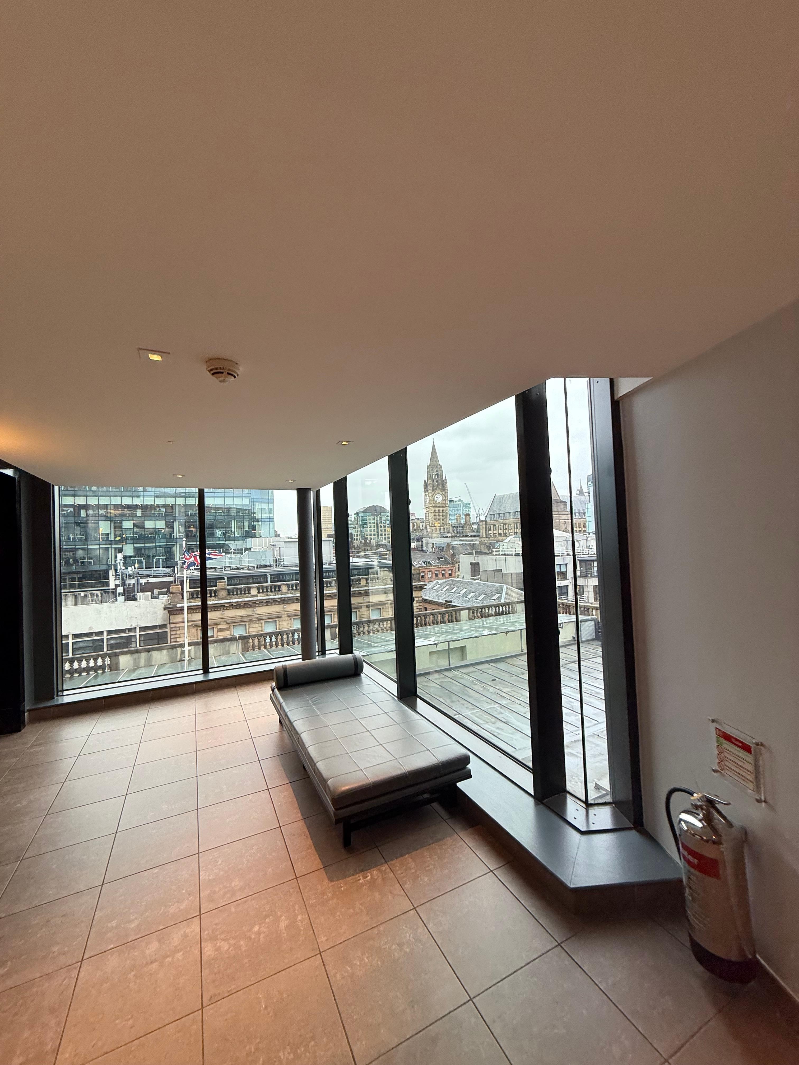 Took random pic in waiting to get on the elevator & inside it mirrors all over pretty 😍 