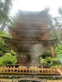 神聖な雰囲気漂う羽黒山五重塔