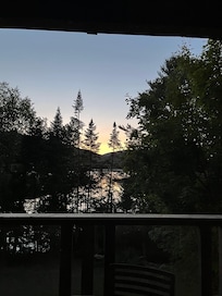 Vue de notre balcon au couché du soleil! Très apaisant