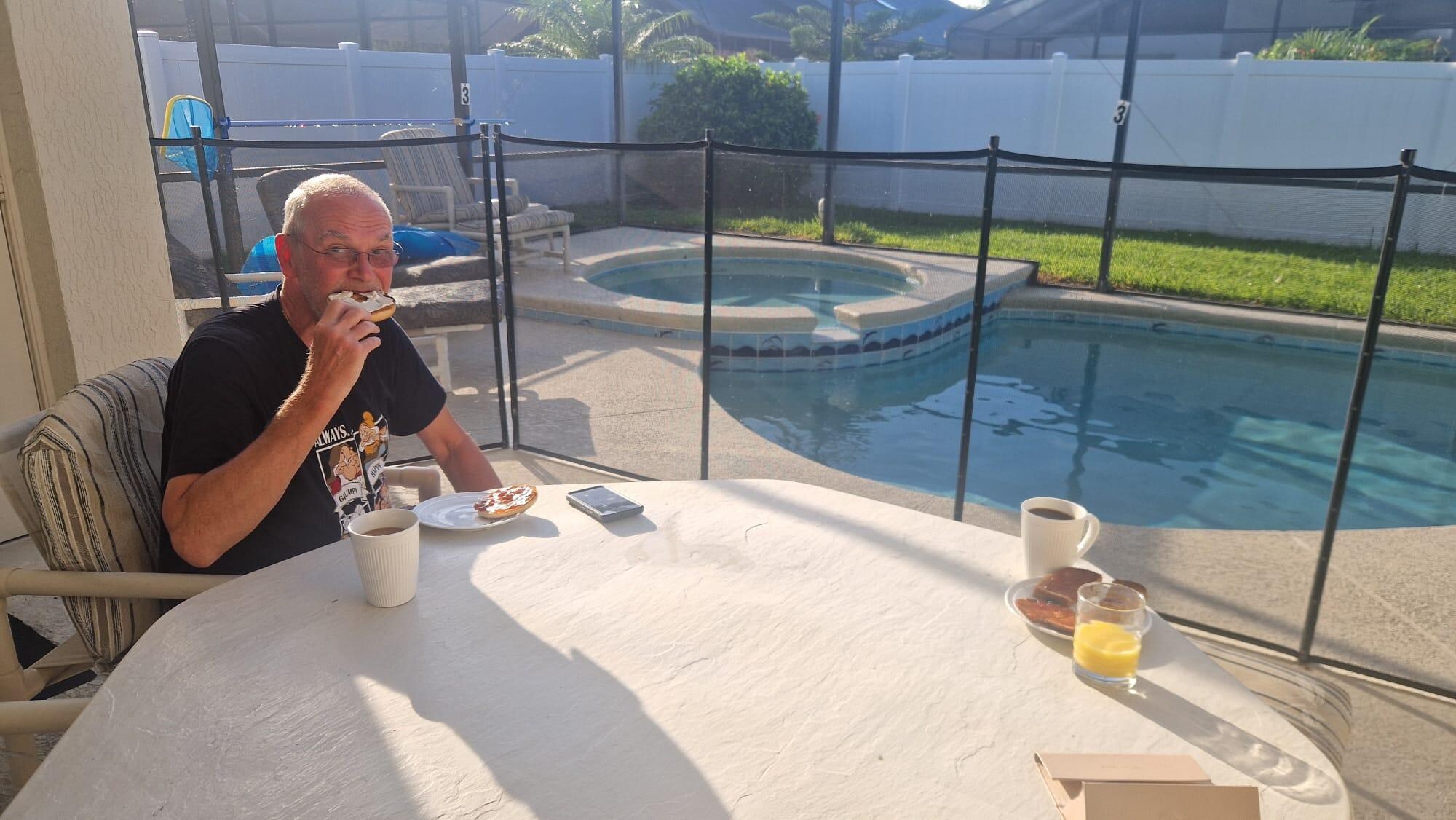 Breakfast in the lanai.