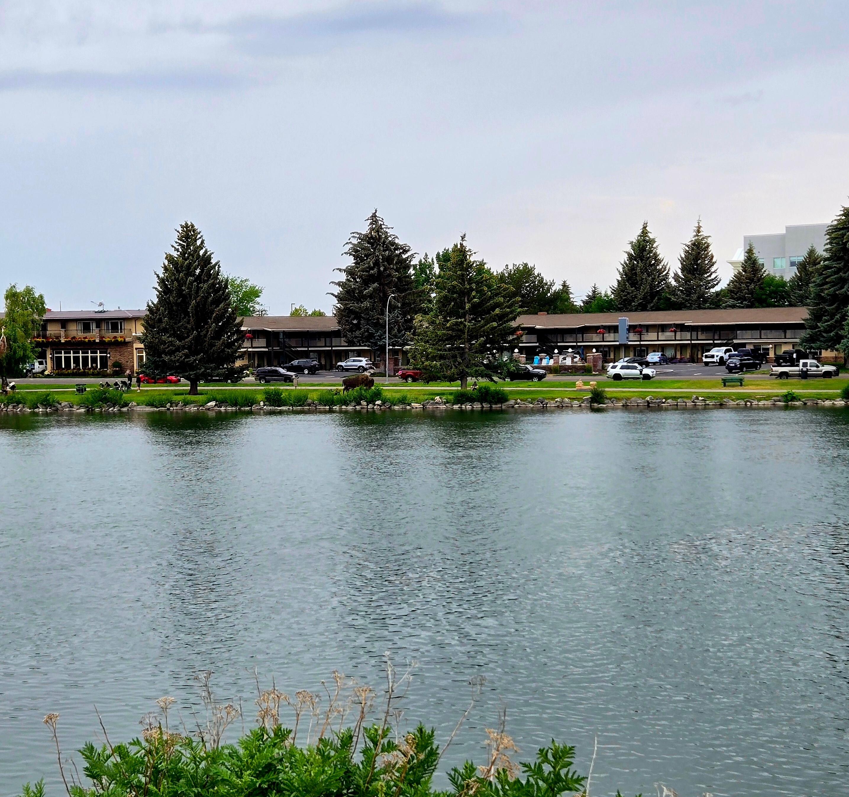 Driftwood Inn from across the Snake River.