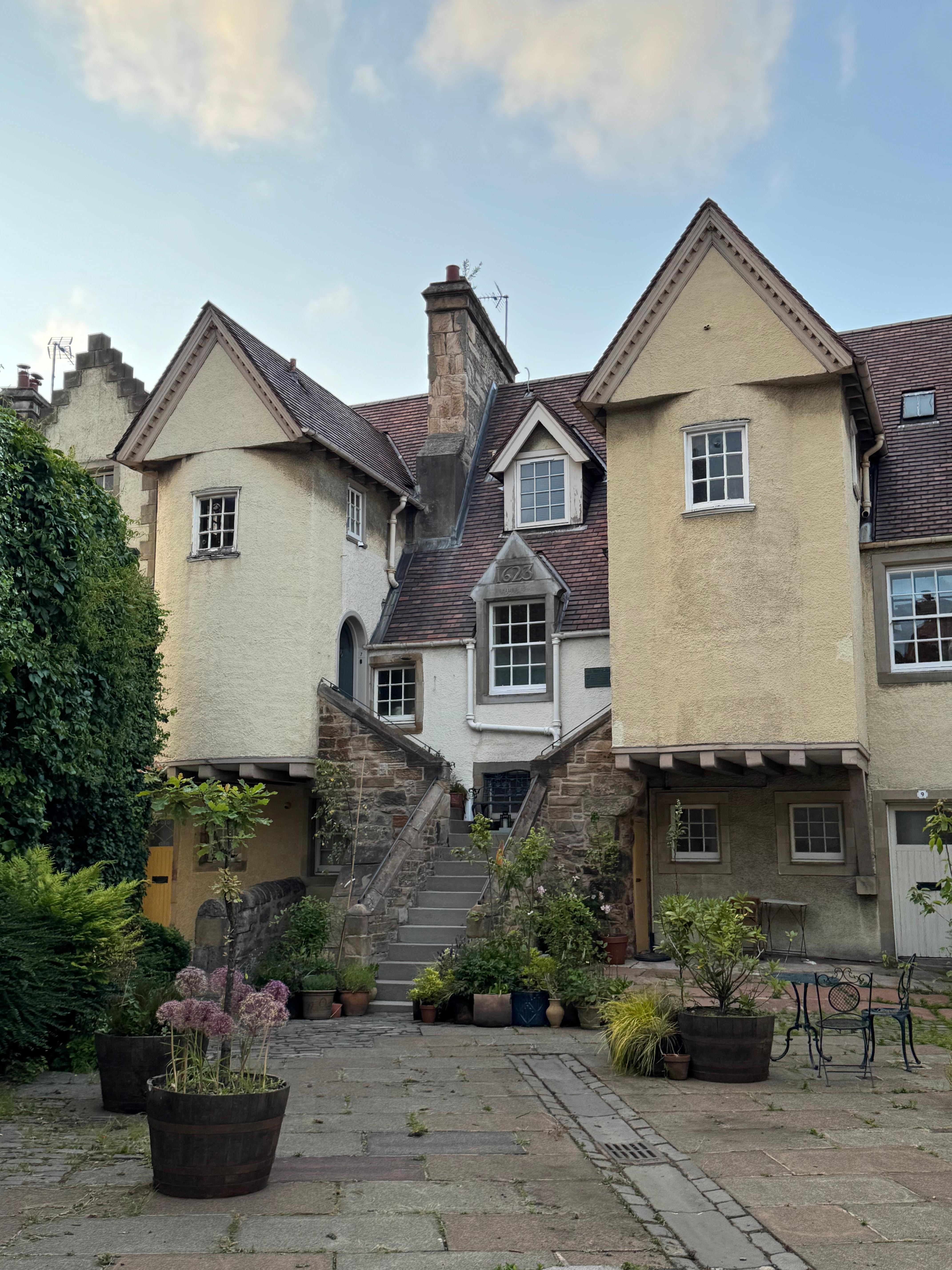 Front of property in Whitehorse Close