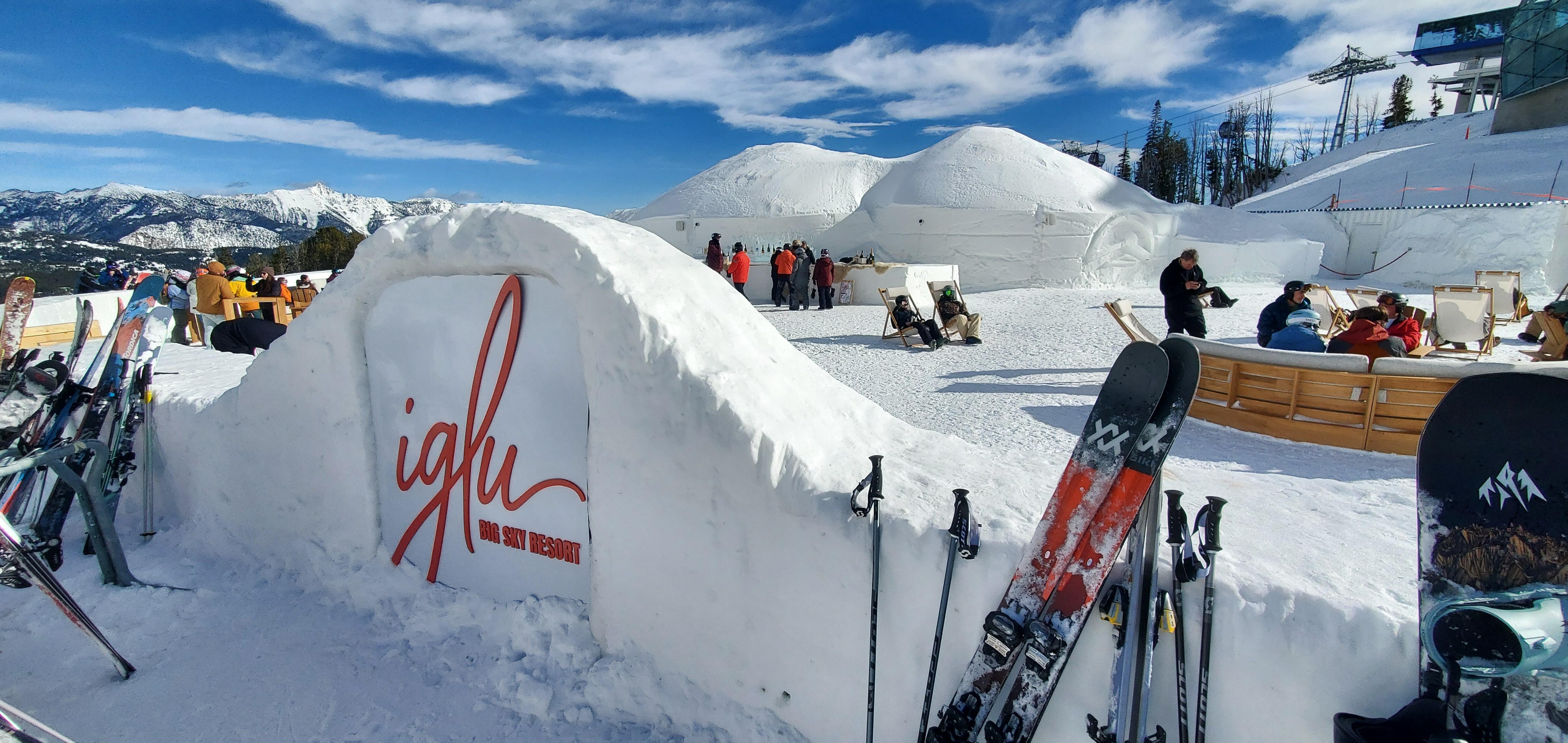 The Iglu Bar on the mountain 