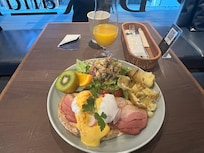 My breakfast wasnât included but I ate there most days of my stay.