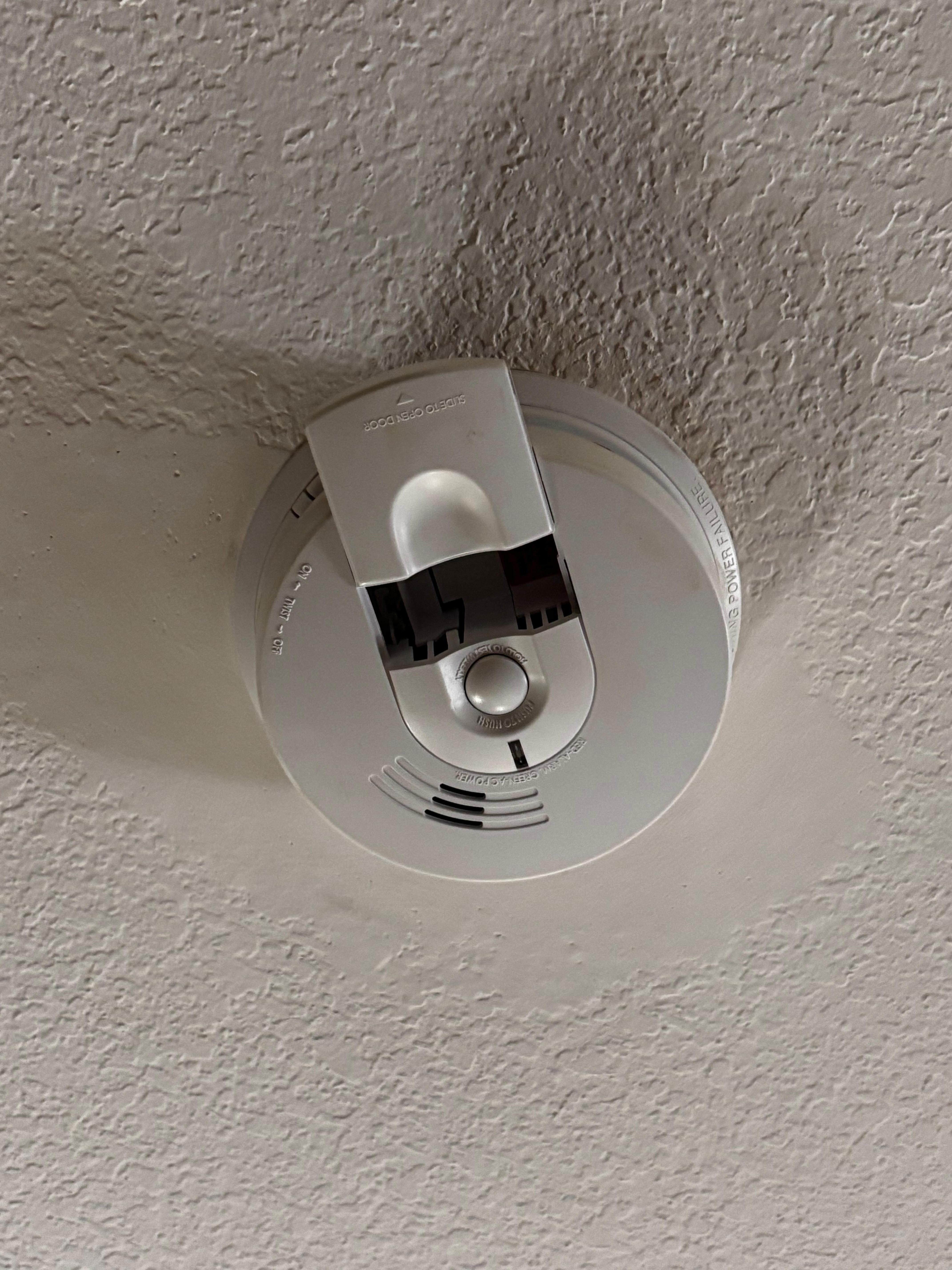 No batteries in smoke detector 