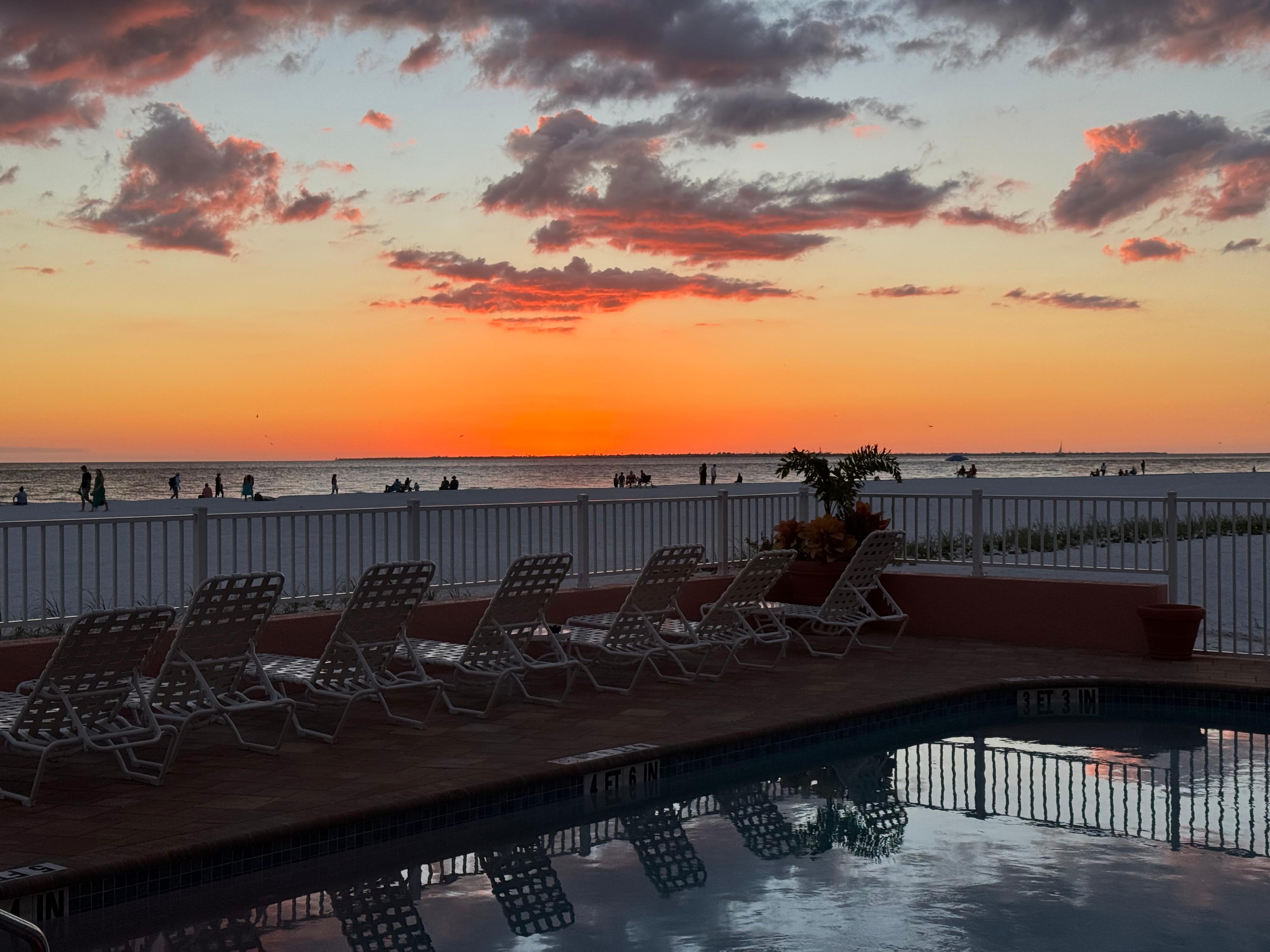 Utsikt från poolen. 