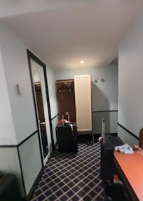 Armário, cofre, secador de cabelo banheiro grande