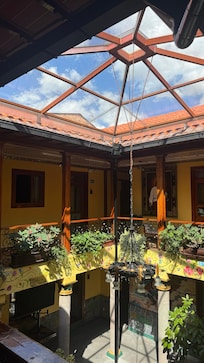 Hotel Basílica courtyard