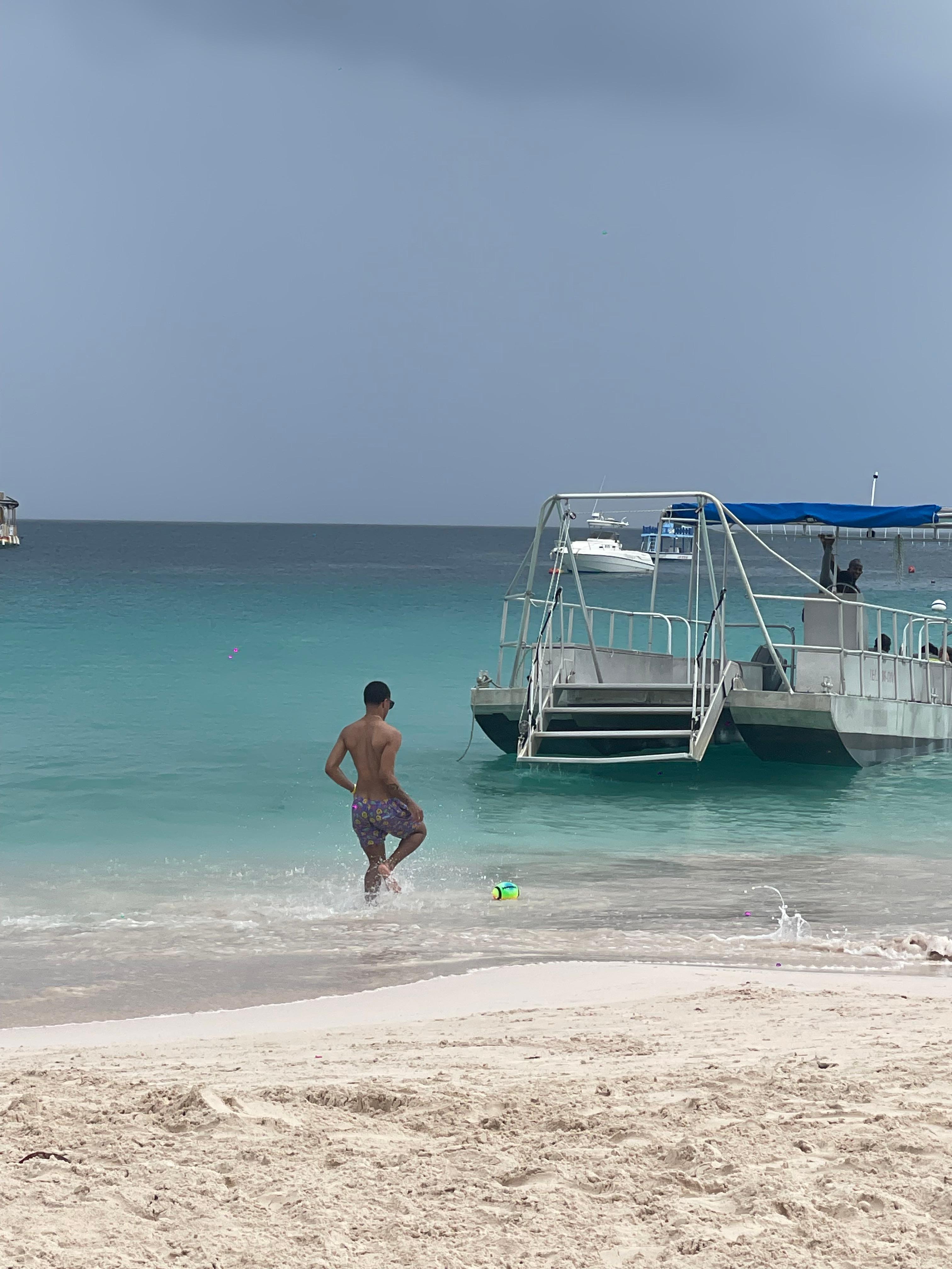 Carlisle Bay, Brownes Beach