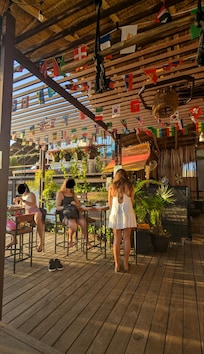 Free Breakfast Included. Typically 2 items + toast. We only had breakfast once there, we got: eggs, toast, banana & coffee