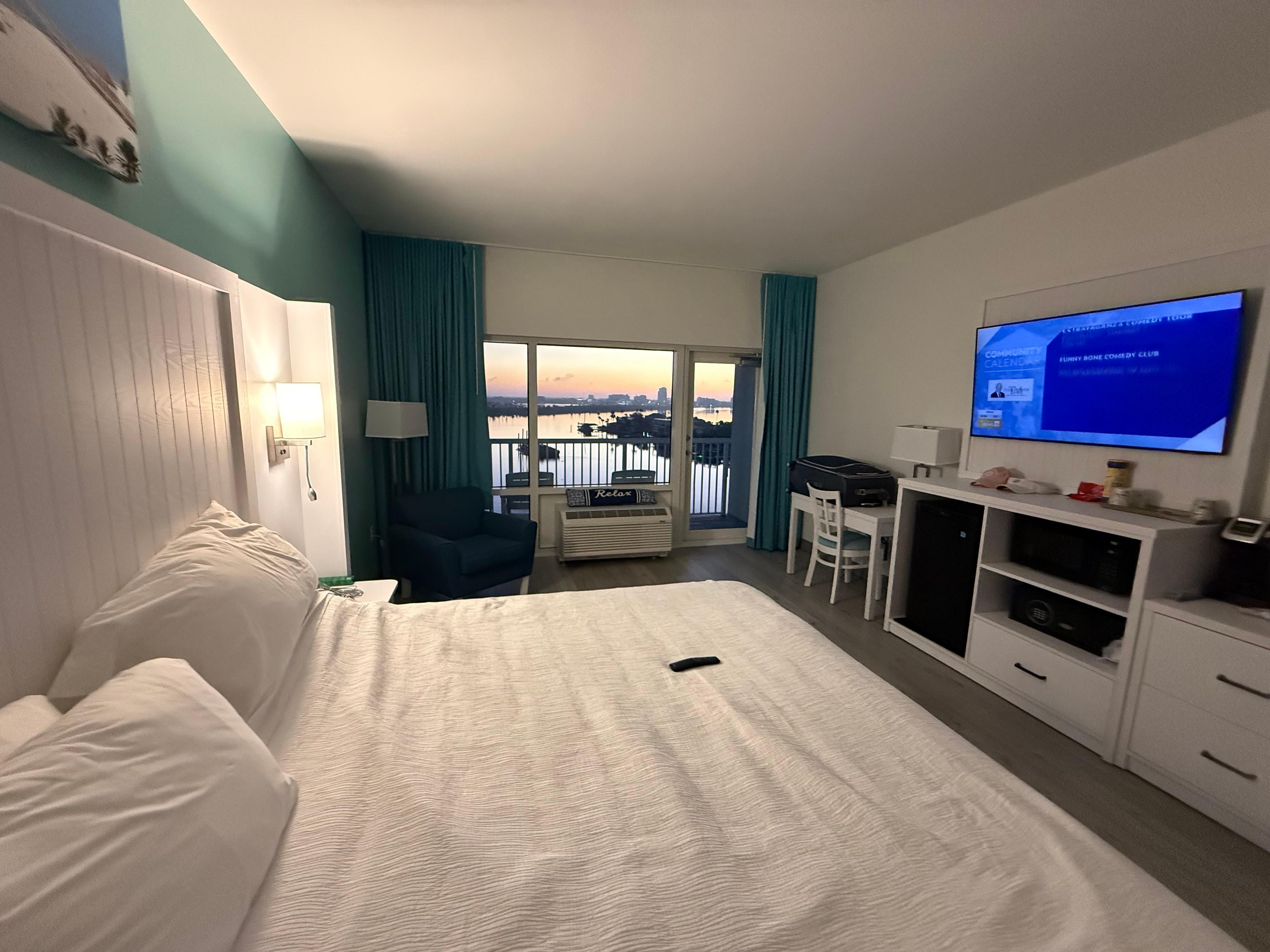 King,Balcony, Inter coastal view. 