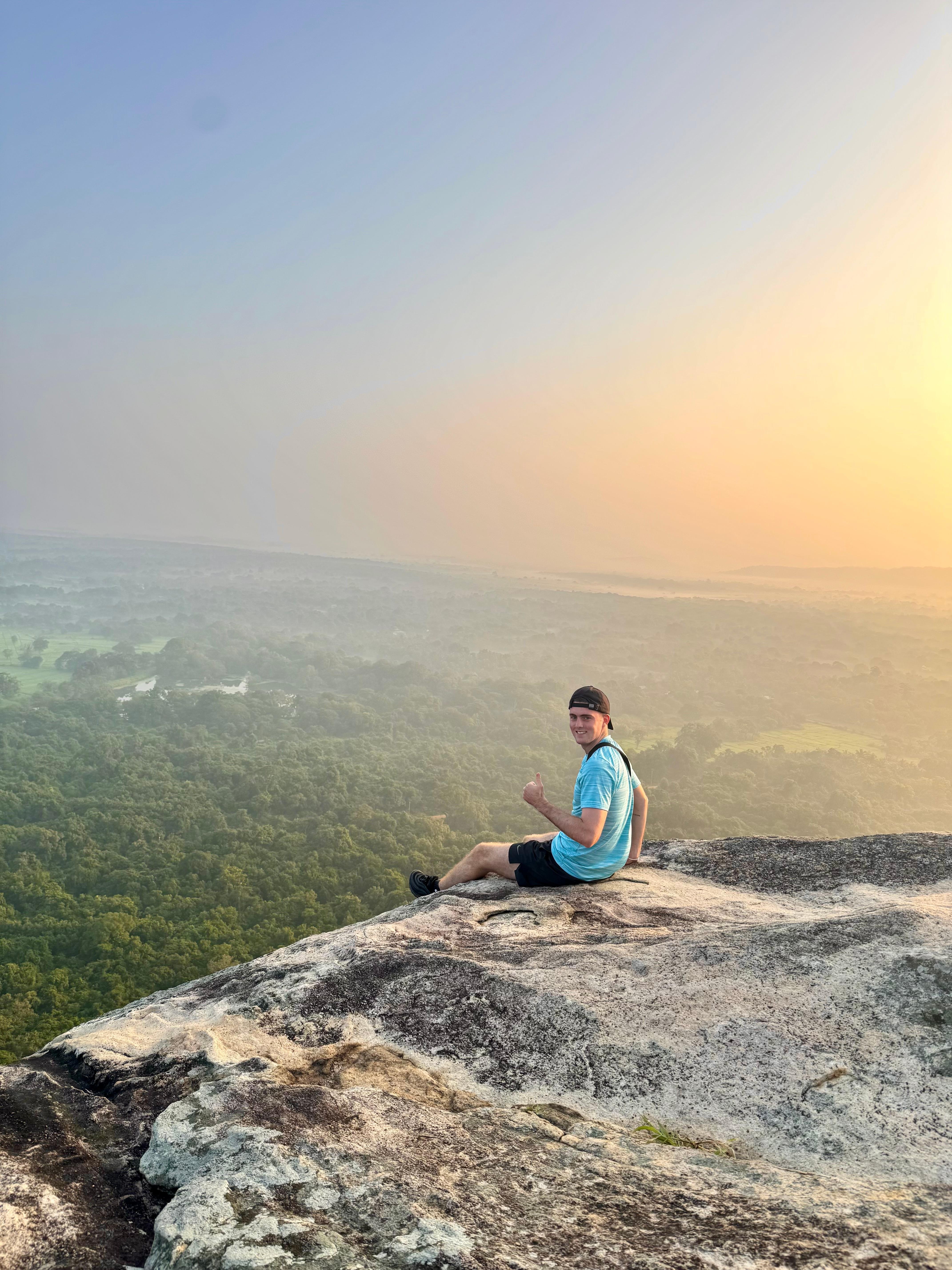 Sunrise @ Pidurangala rock 