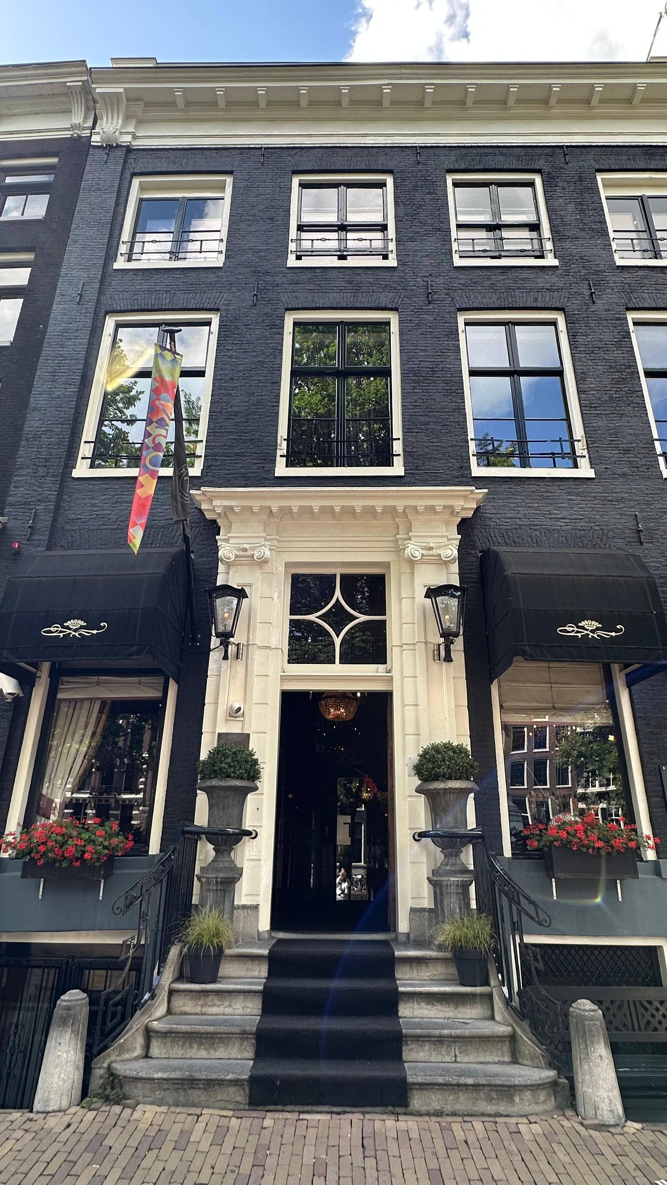Front of The Toren