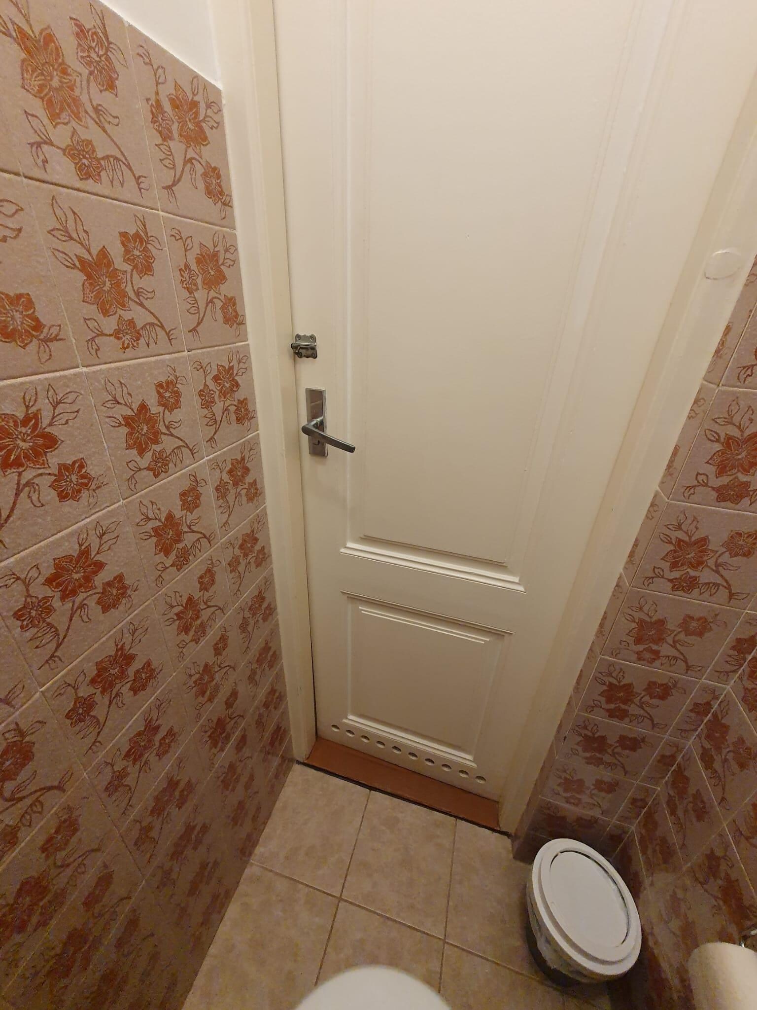 Too small to turn round in!