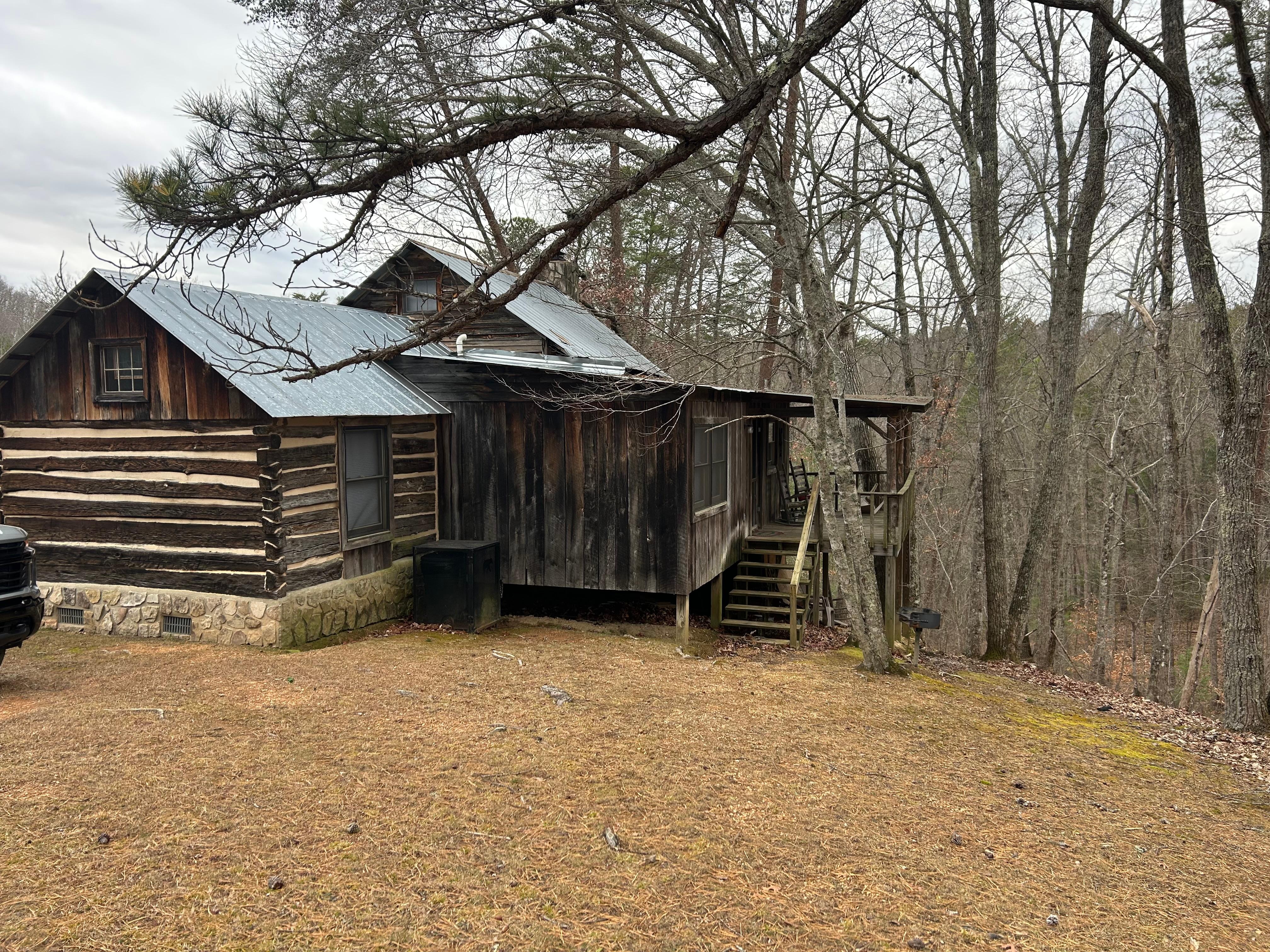 Side and back of Robinette Cabin