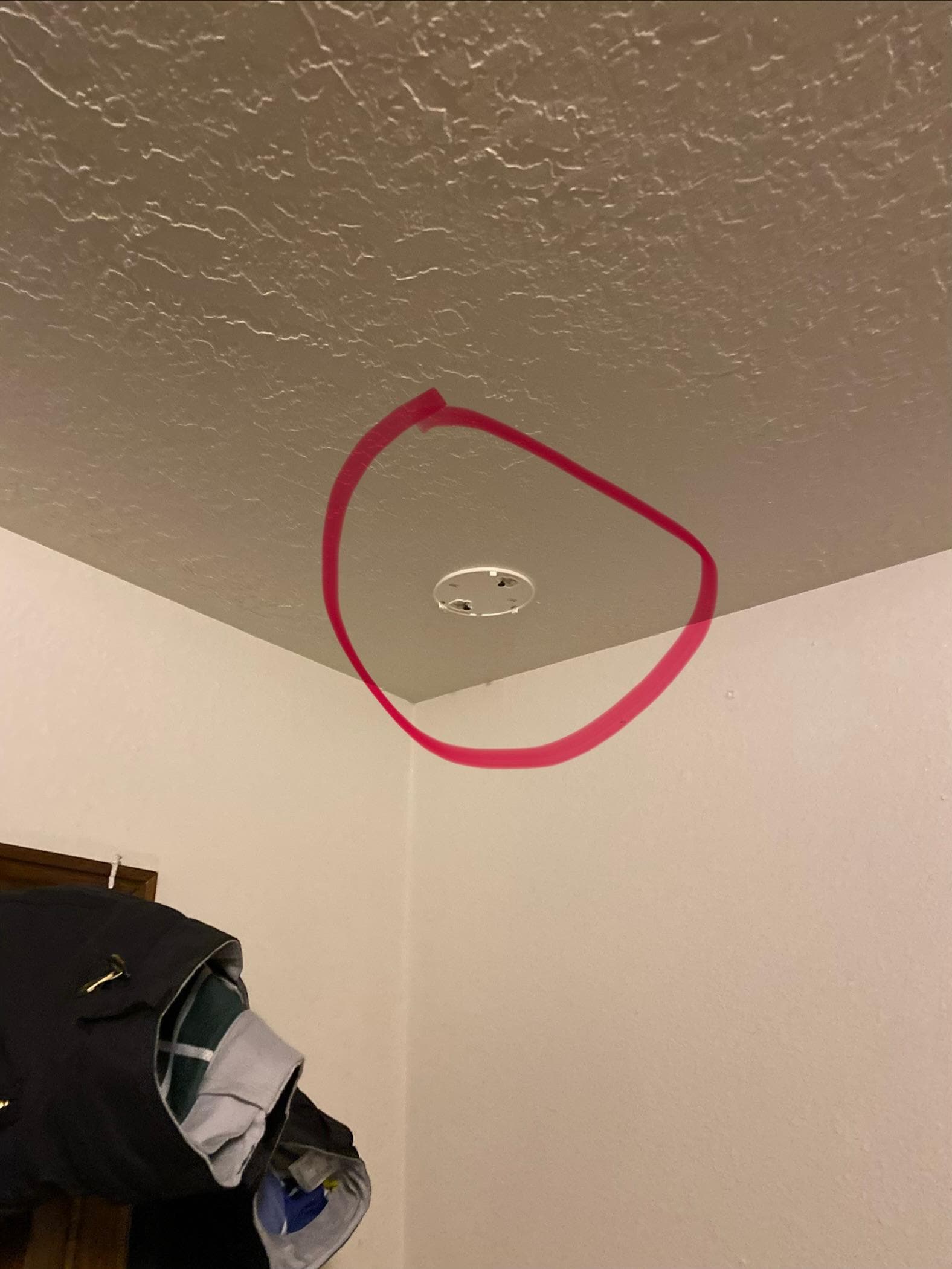 Missing smoke detector 