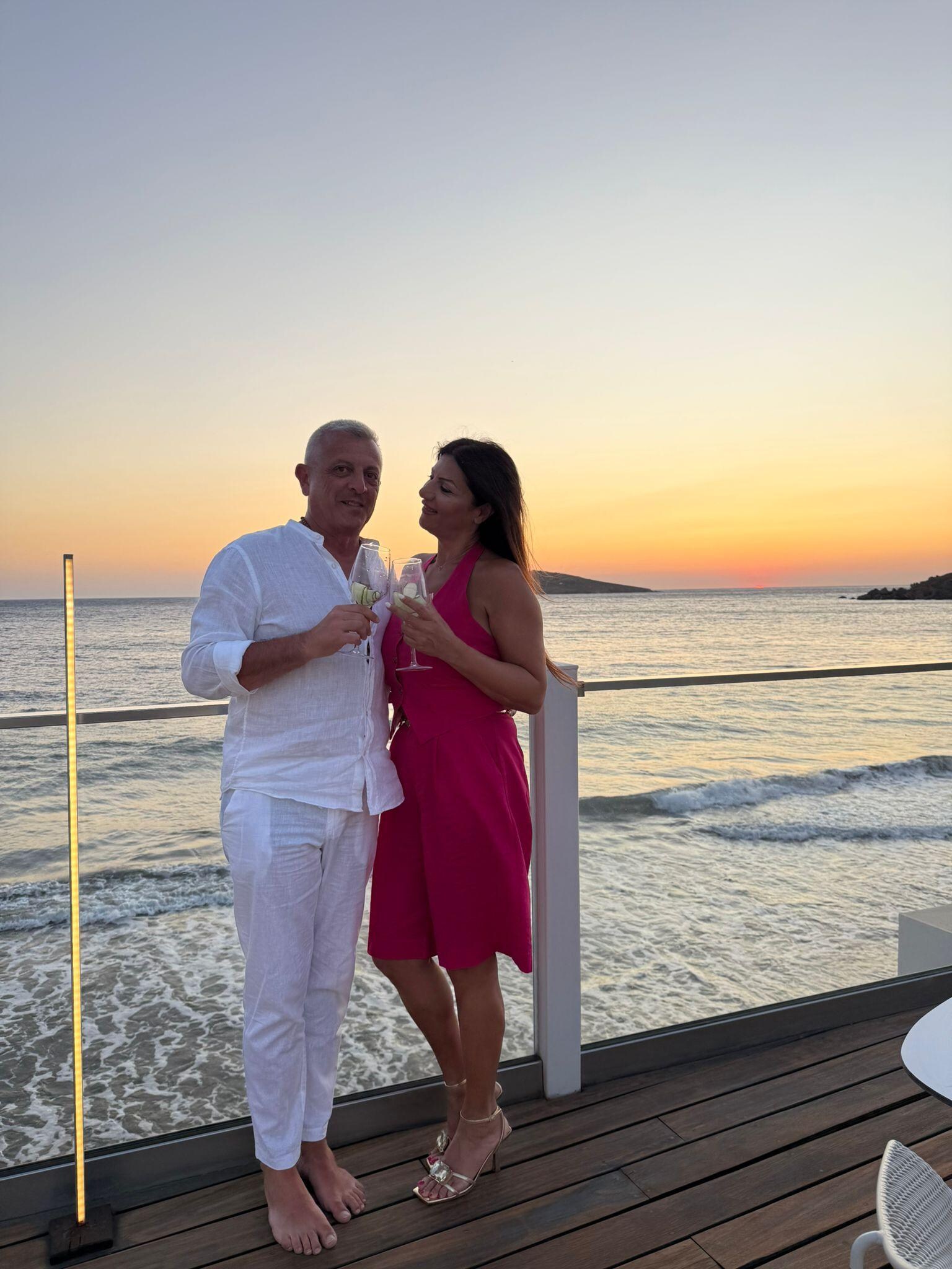“Tramonto, mare e un brindisi d’amore. Hotel Kantaoui ci ha regalato momenti indimenticabili, tra eleganza e pace assoluta.”
