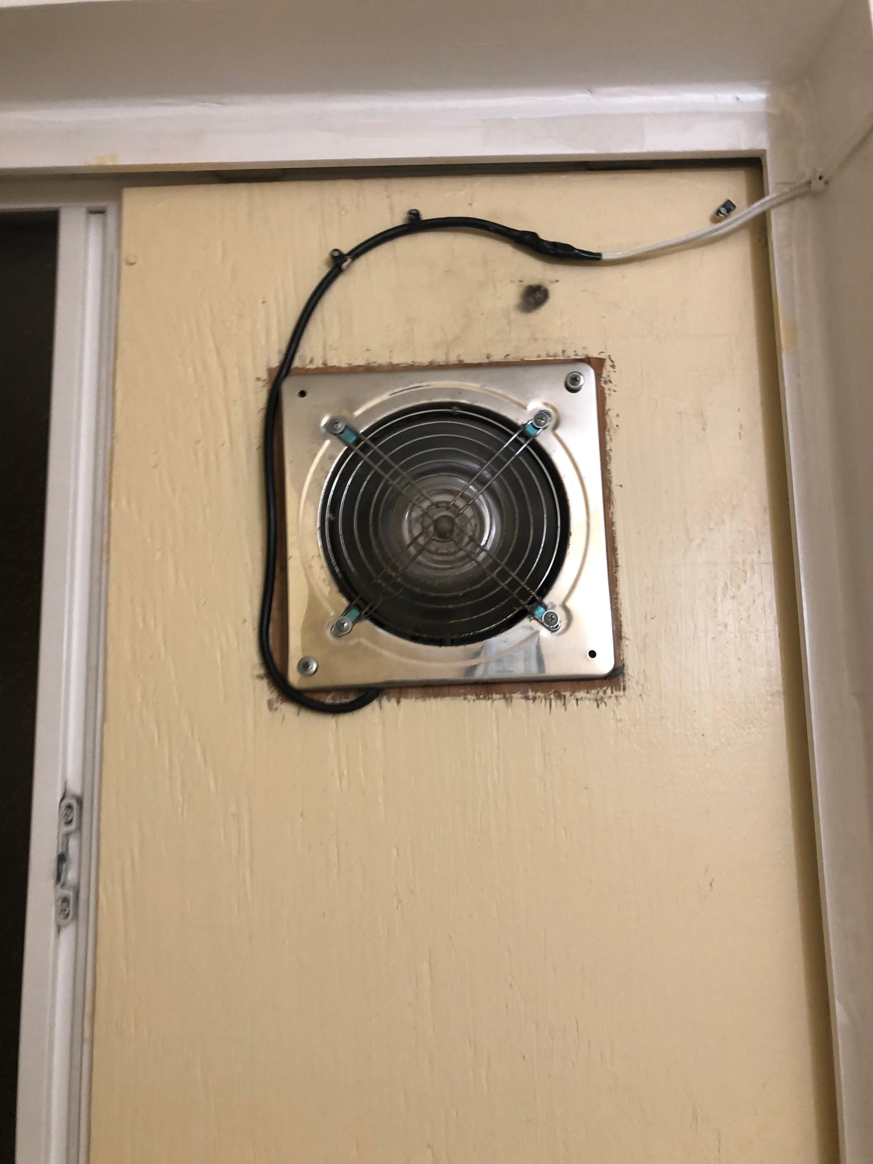 Bad wiring for bathroom exhaust fan 😵‍💫