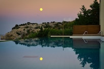 Vollmond am Privatpool