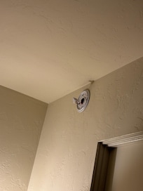 Where smoke detector would be