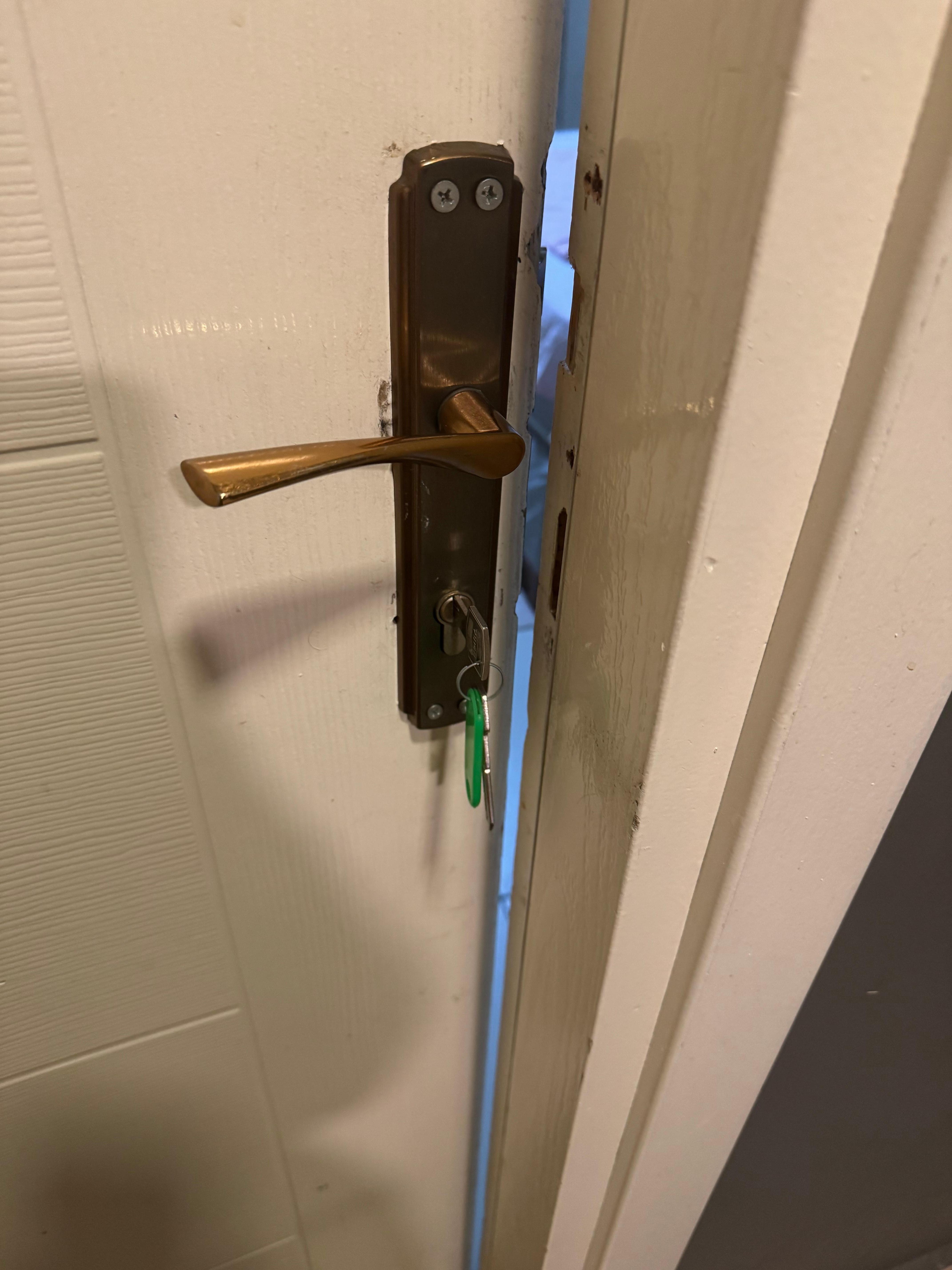 Keys left outside by the cleaner 