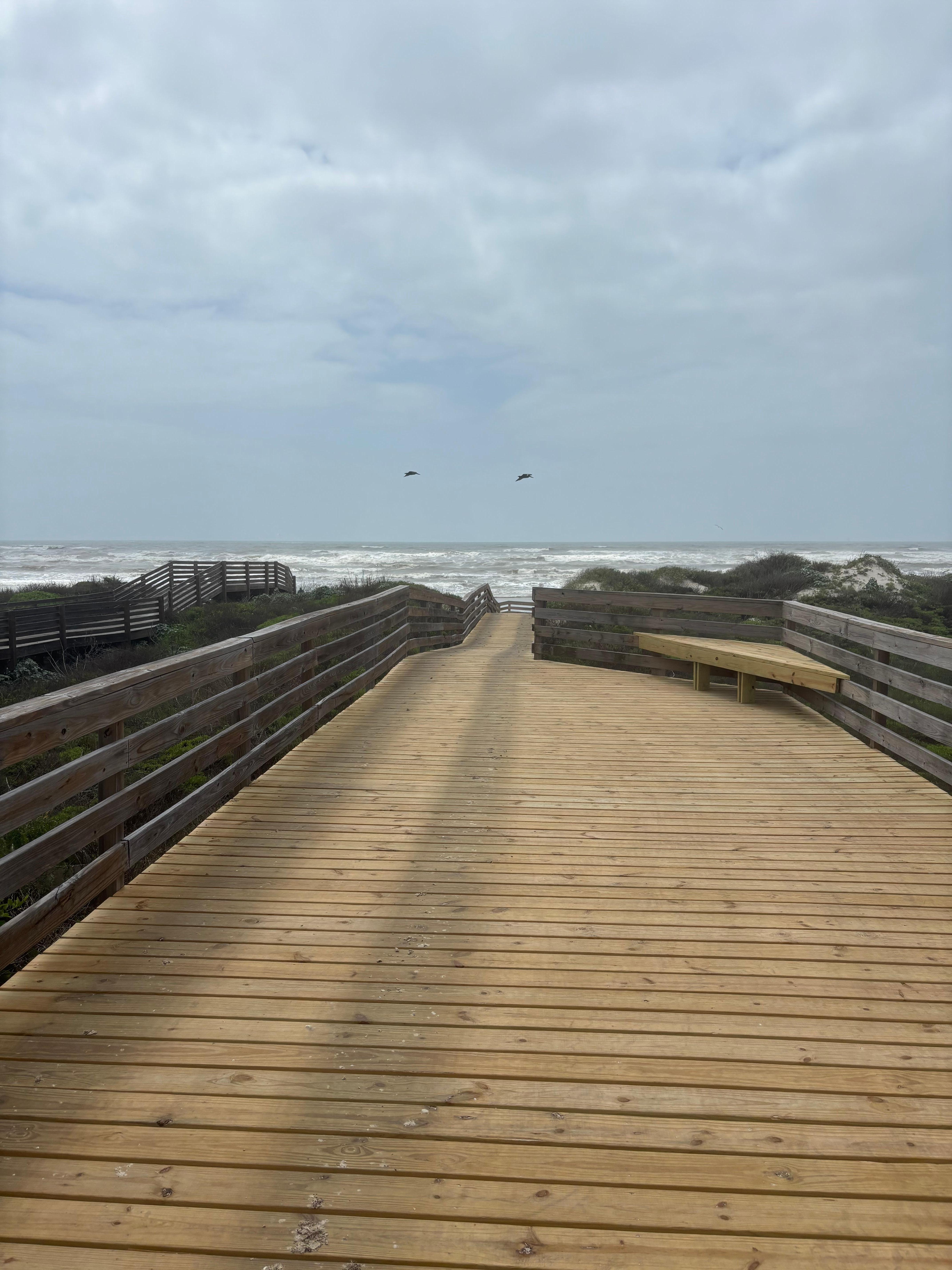 Board walk to the beach 
