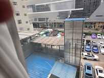 就是這個建築物發出雜聲
