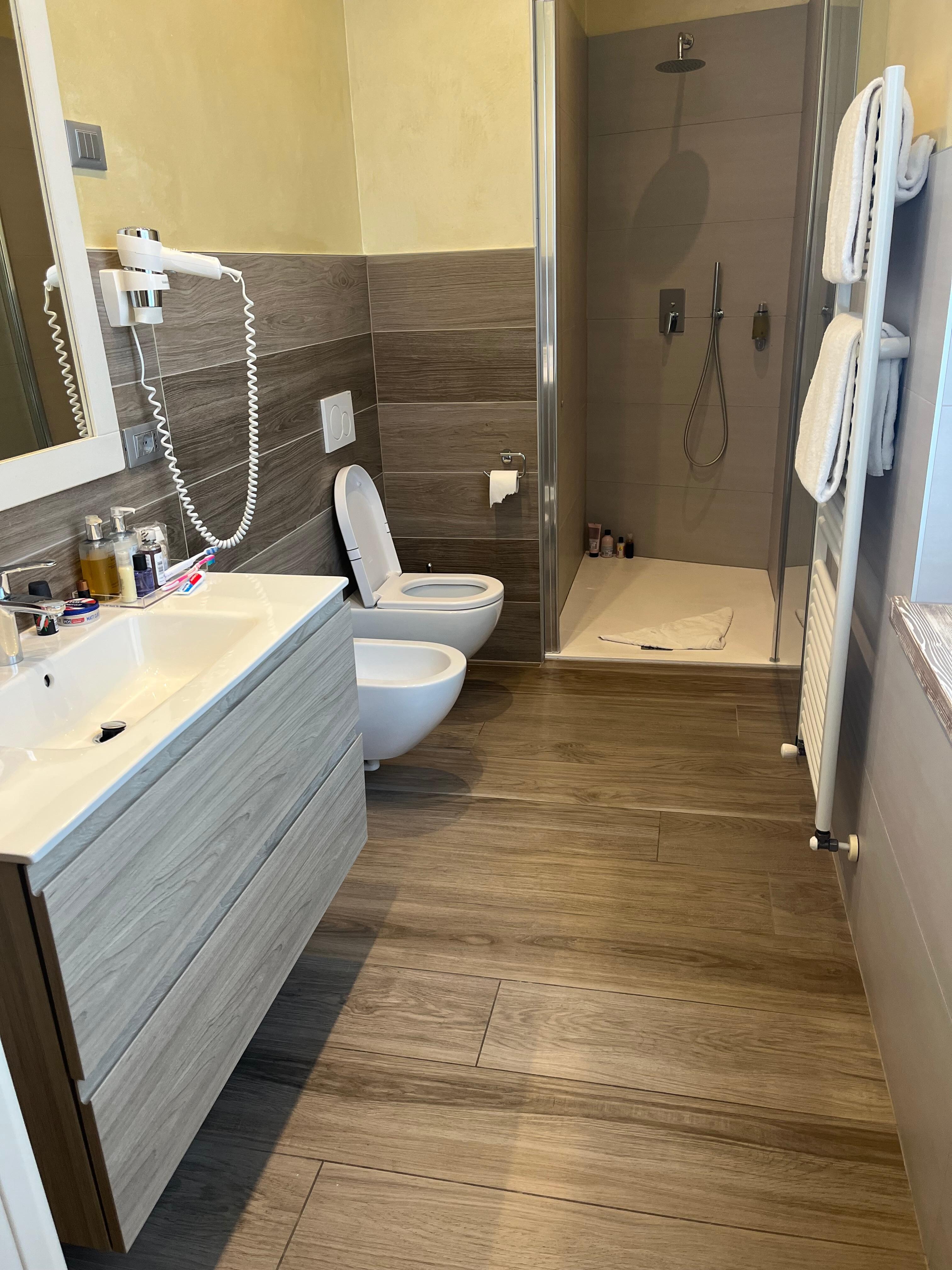 Good size bathroom 