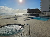 Emerald Shores Hotel oceanside amenities.