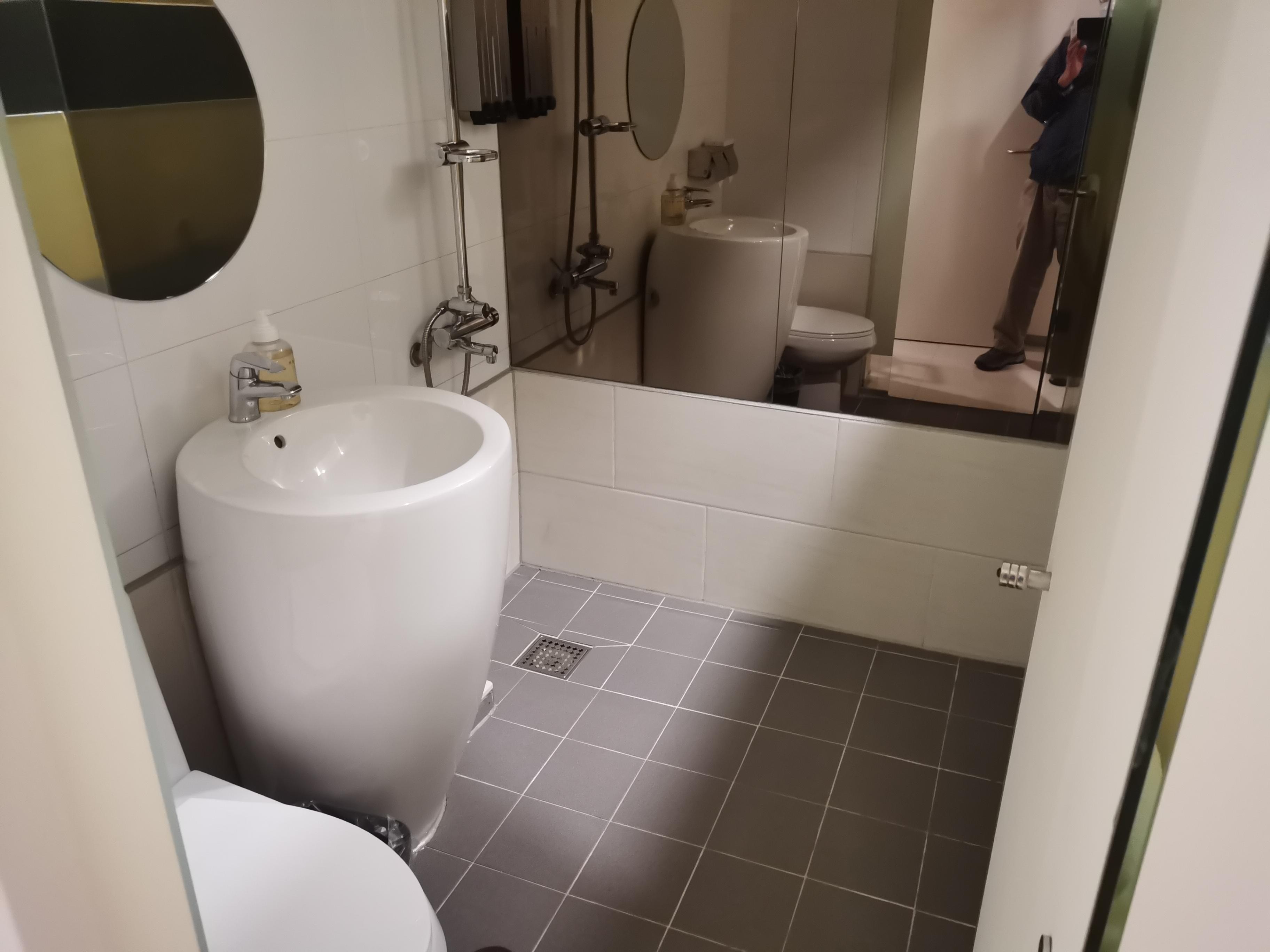 bathroom with shower 