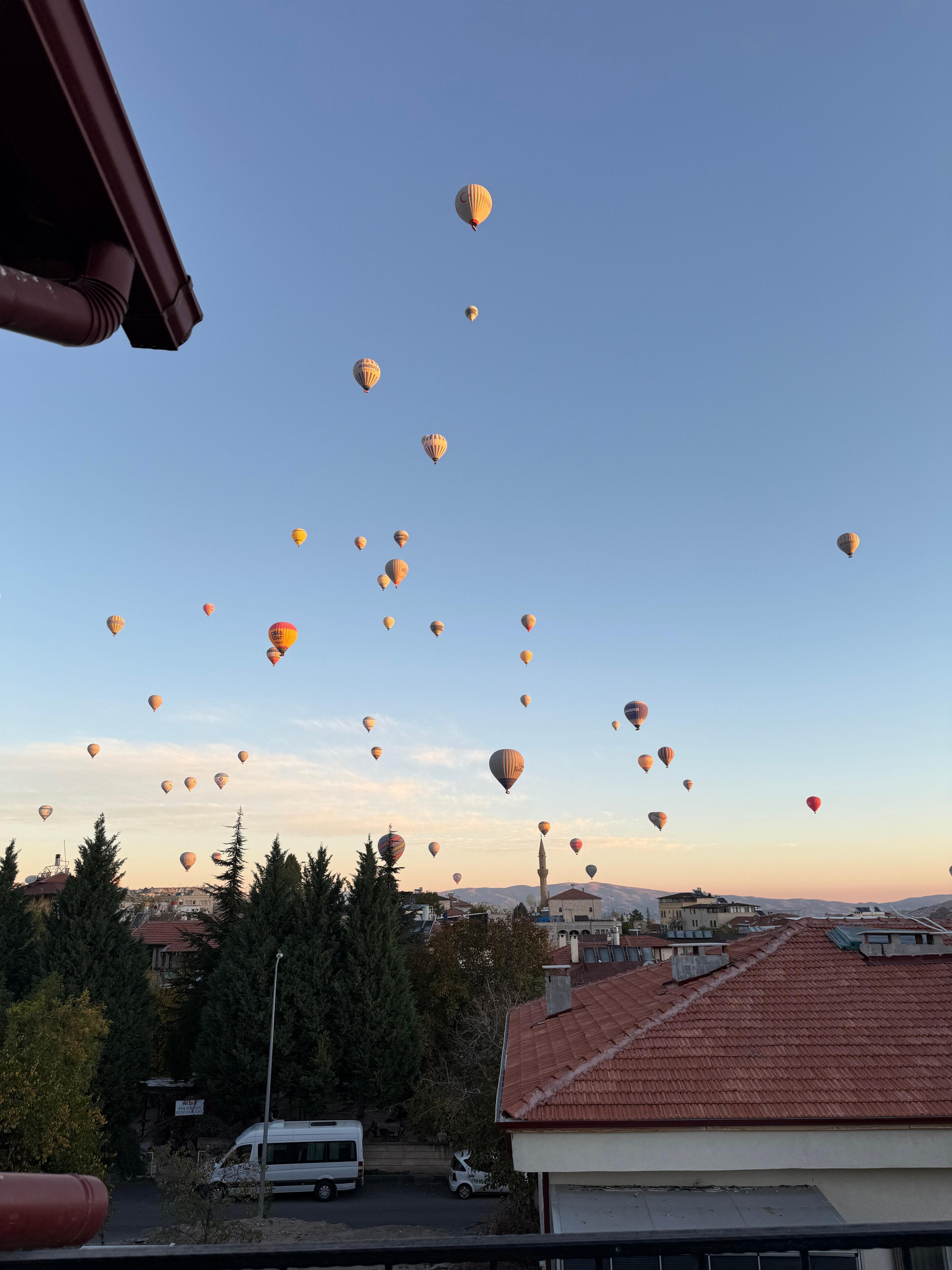 Die Terasse ist sehr schön um die Ballons zu sehen