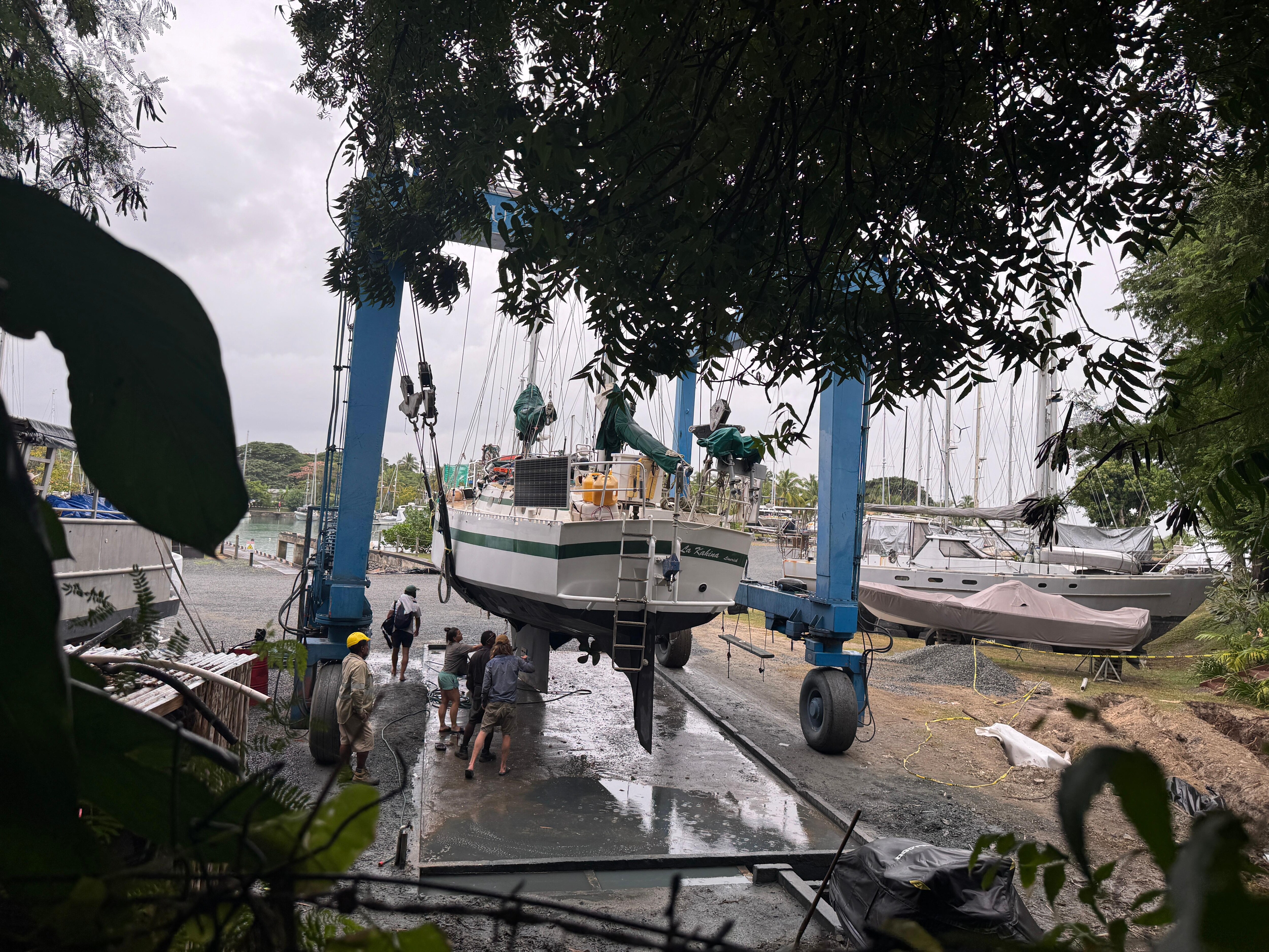 Boat hoist, with another boat, directly behind ocean view bure 319