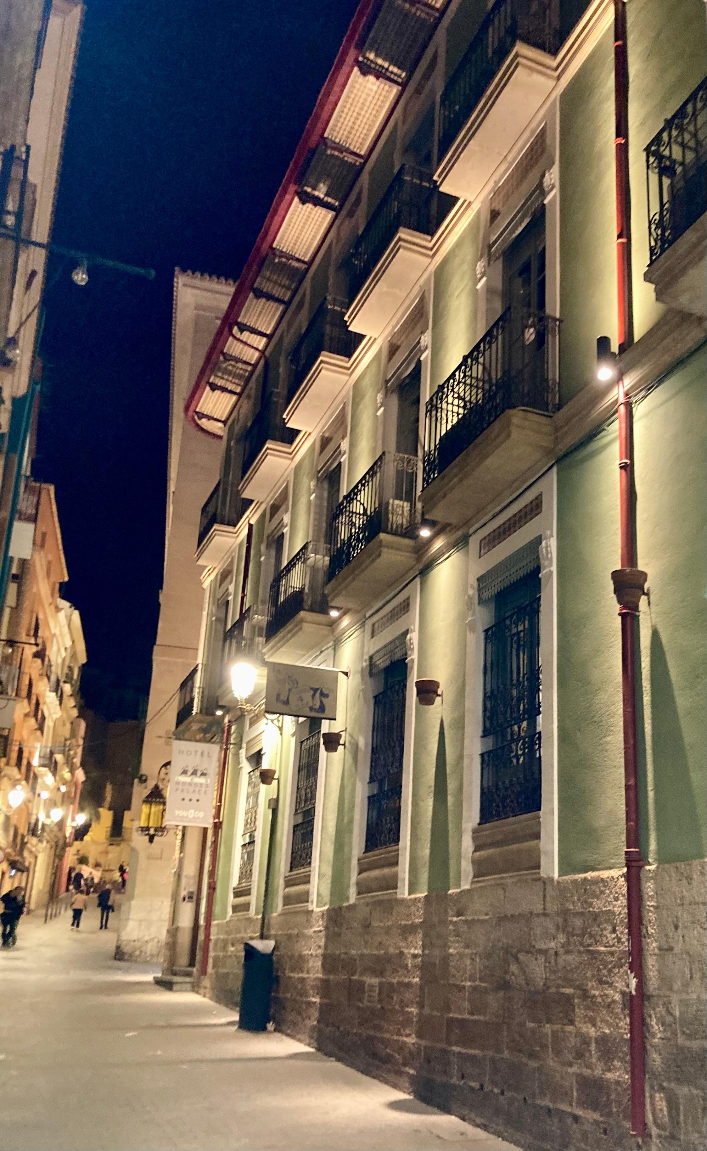 Hotel les Monges at night