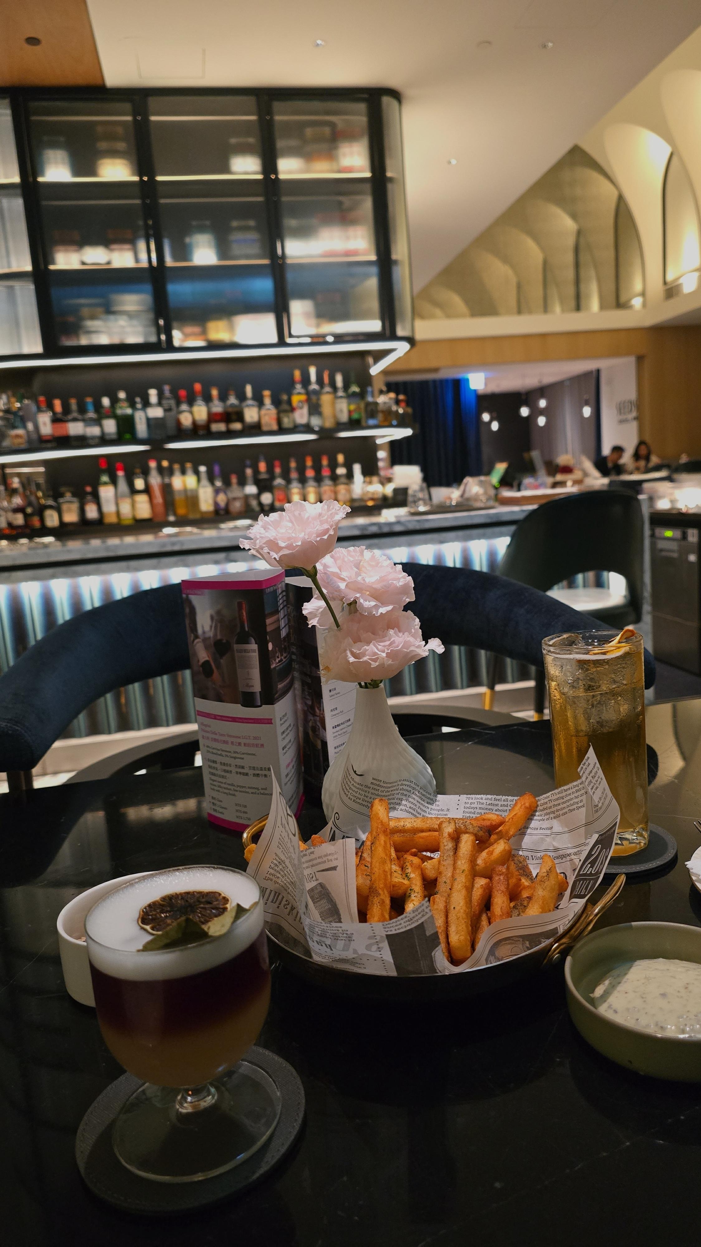 1F Bar調酒好喝，餐點好吃