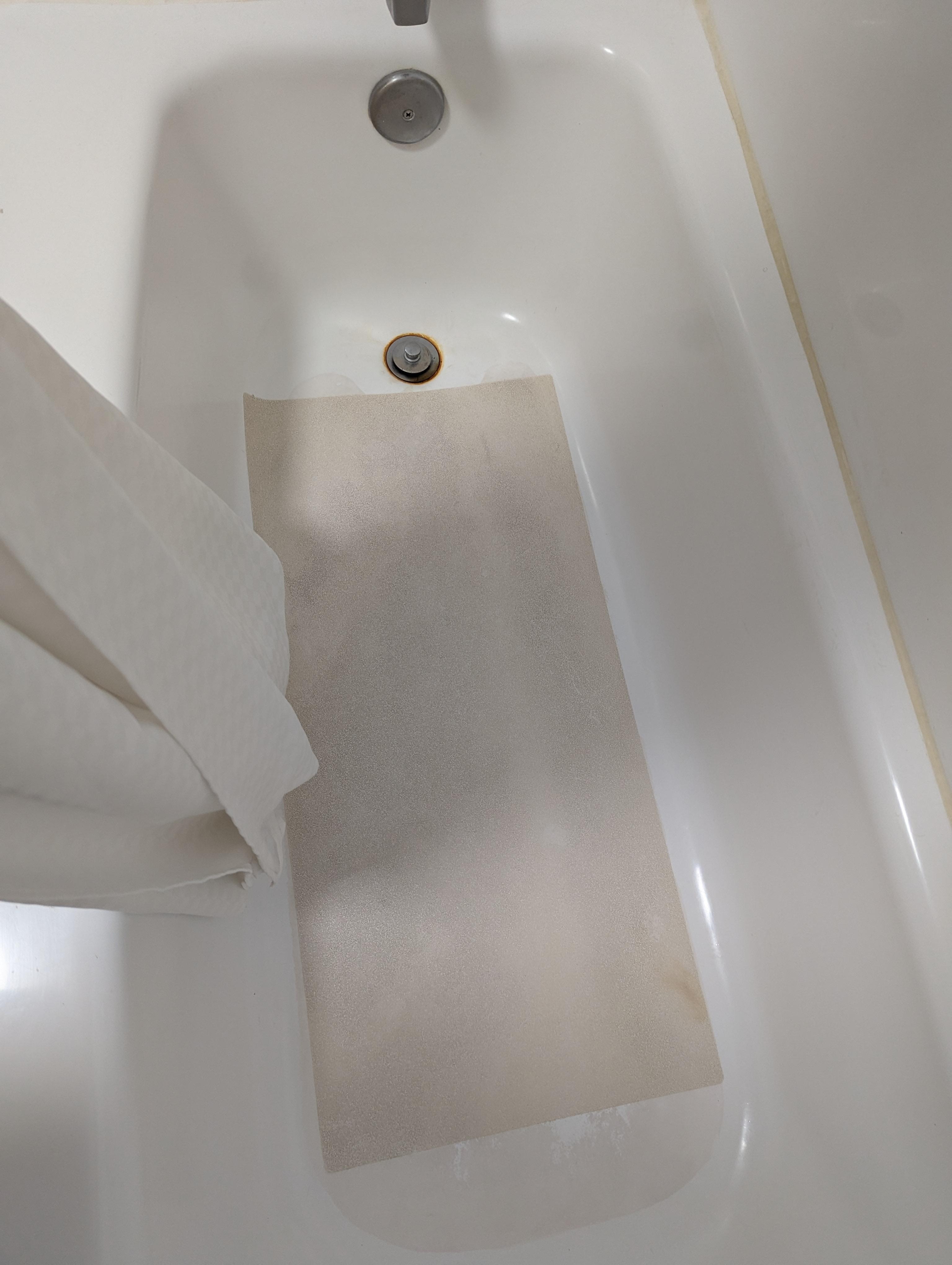 The so-far unused bathtub